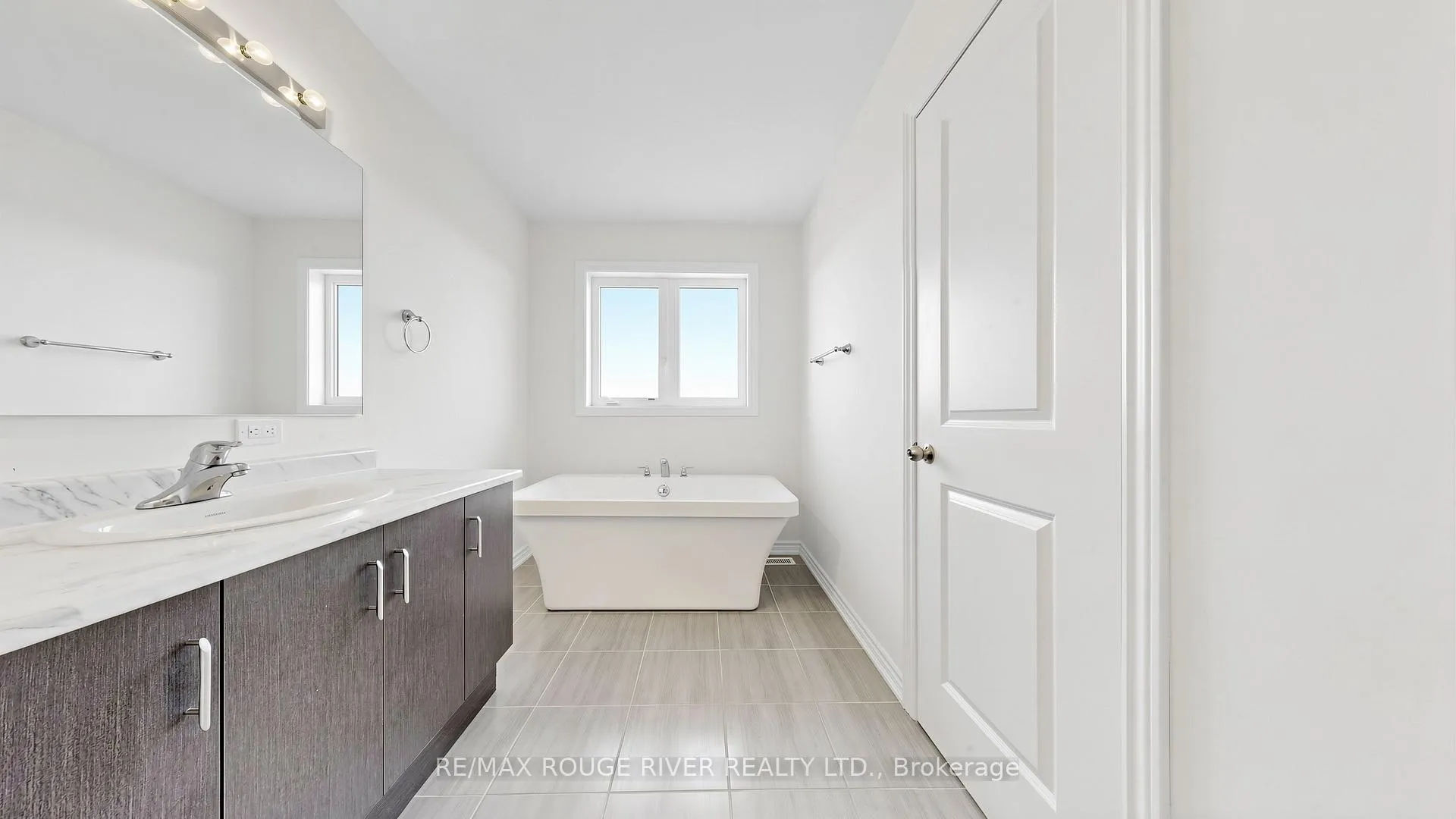 Photo 21 of 1099 Cameo Street, Pickering, Rural Pickering — HOMEH
