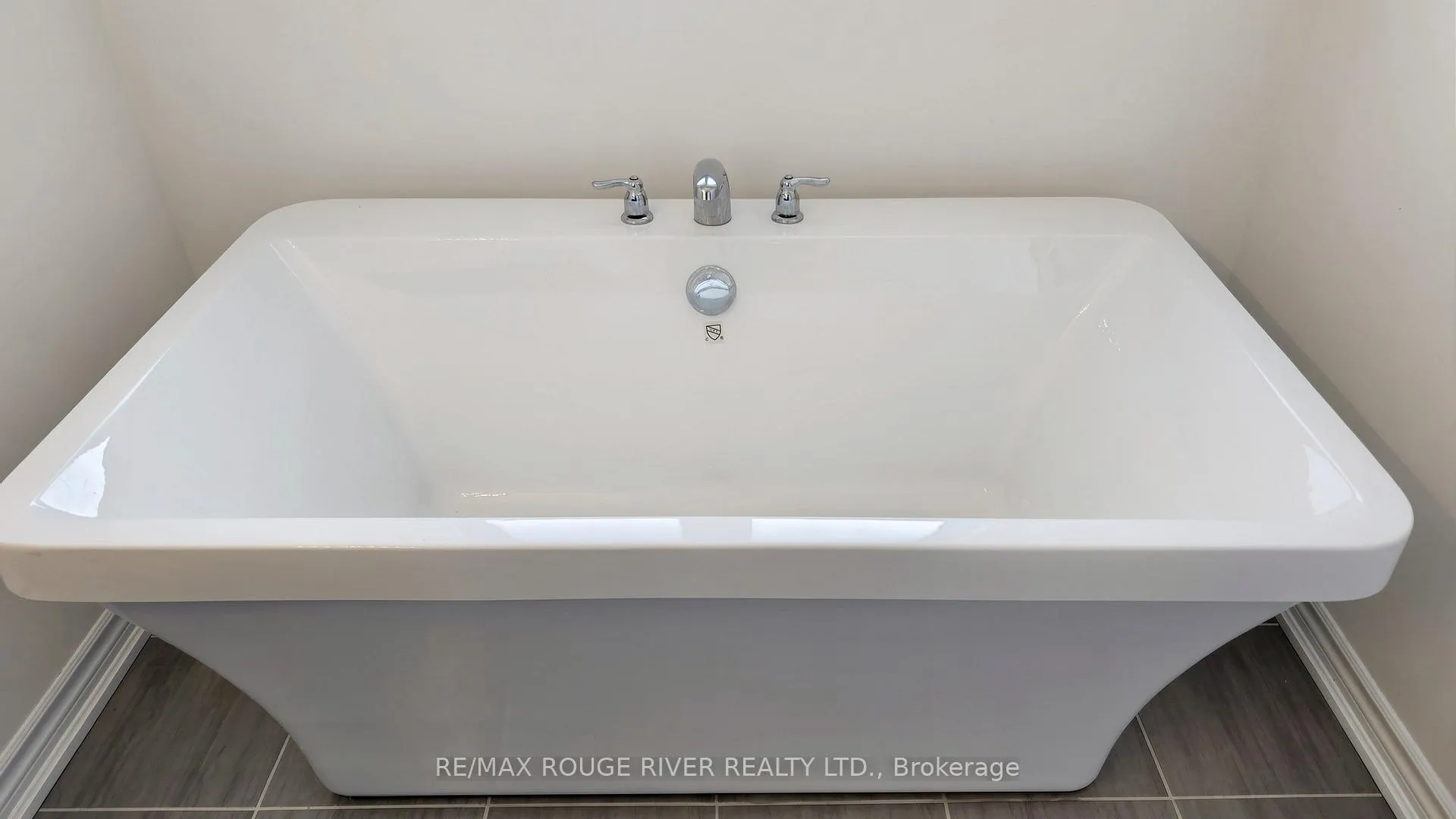 Photo 25 of 1099 Cameo Street, Pickering, Rural Pickering — HOMEH