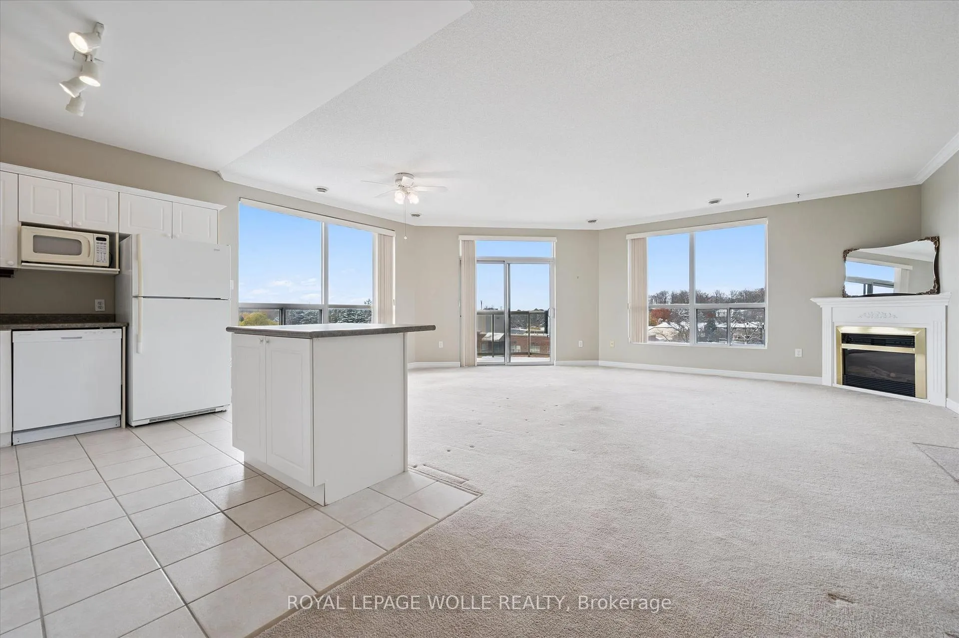 Photo 8 of Unit 706, 255 Keats Way, Waterloo — HOMEH