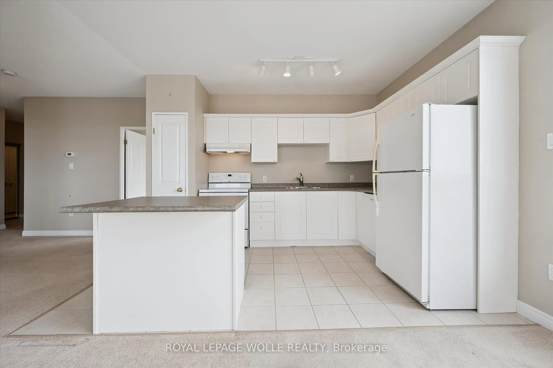 Photo 16 of Unit 706, 255 Keats Way, Waterloo — HOMEH