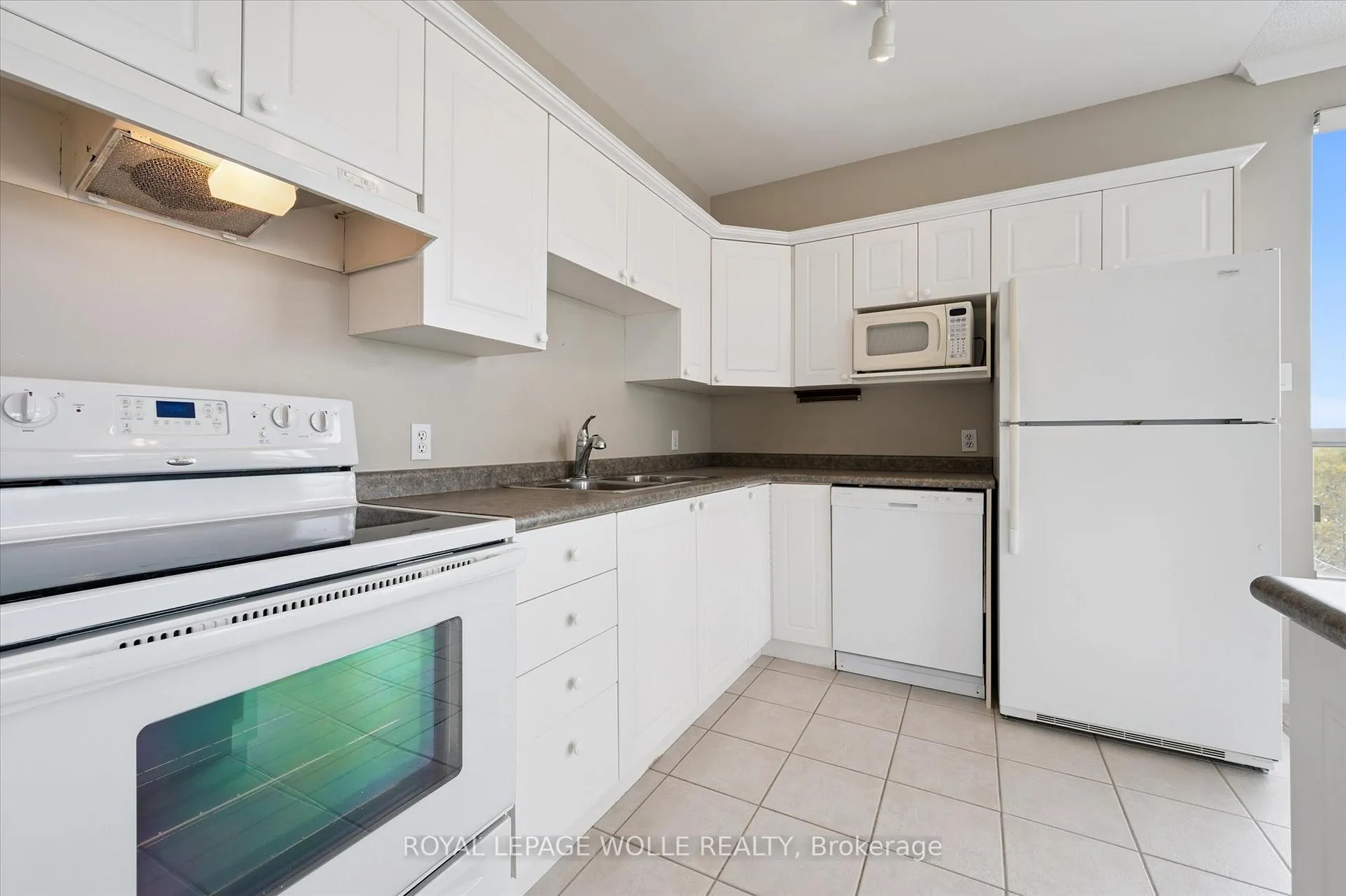 Photo 17 of Unit 706, 255 Keats Way, Waterloo — HOMEH