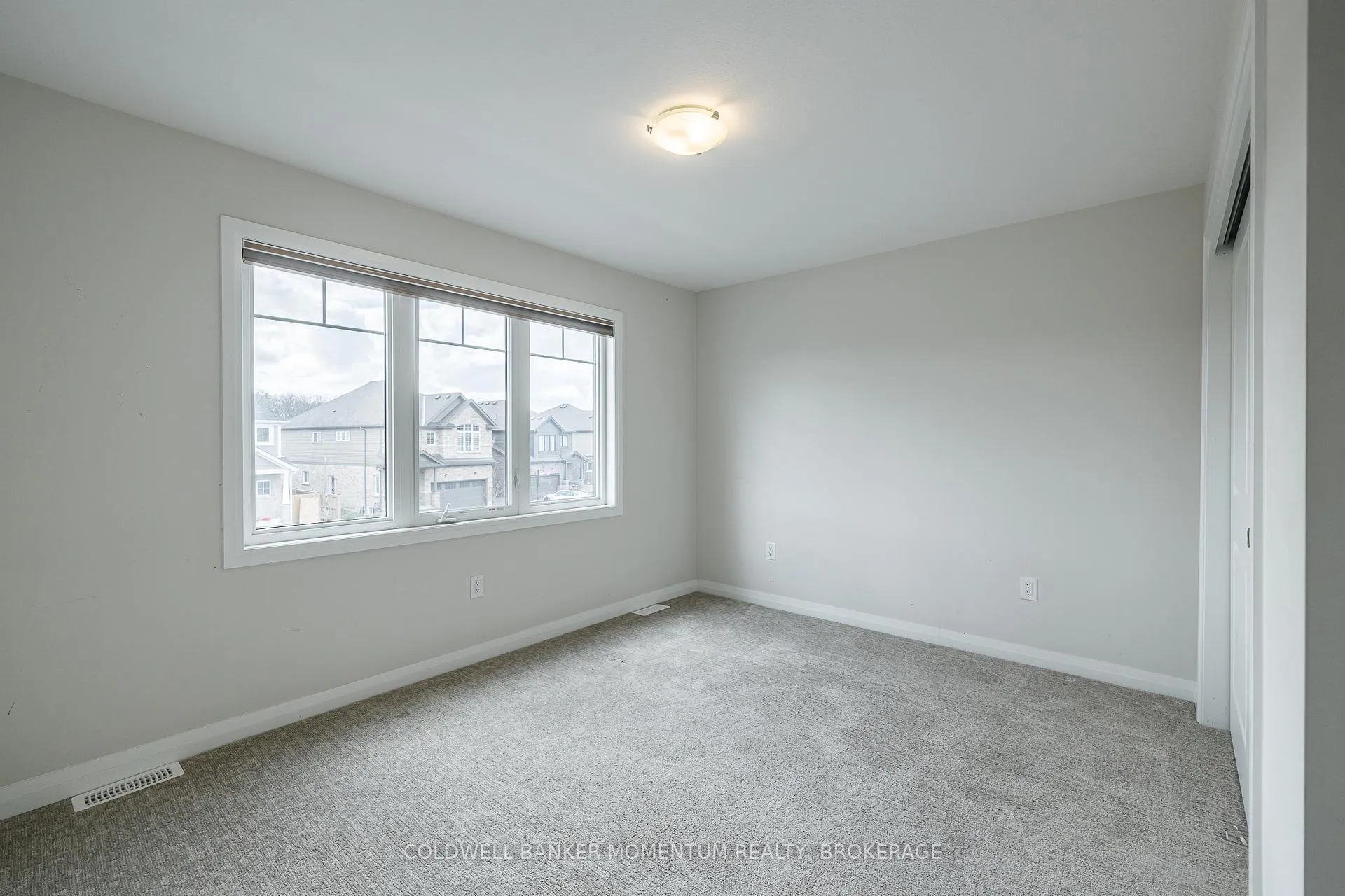 Photo 15 of 155 Bur Oak Drive, Thorold, Confederation Heights — HOMEH