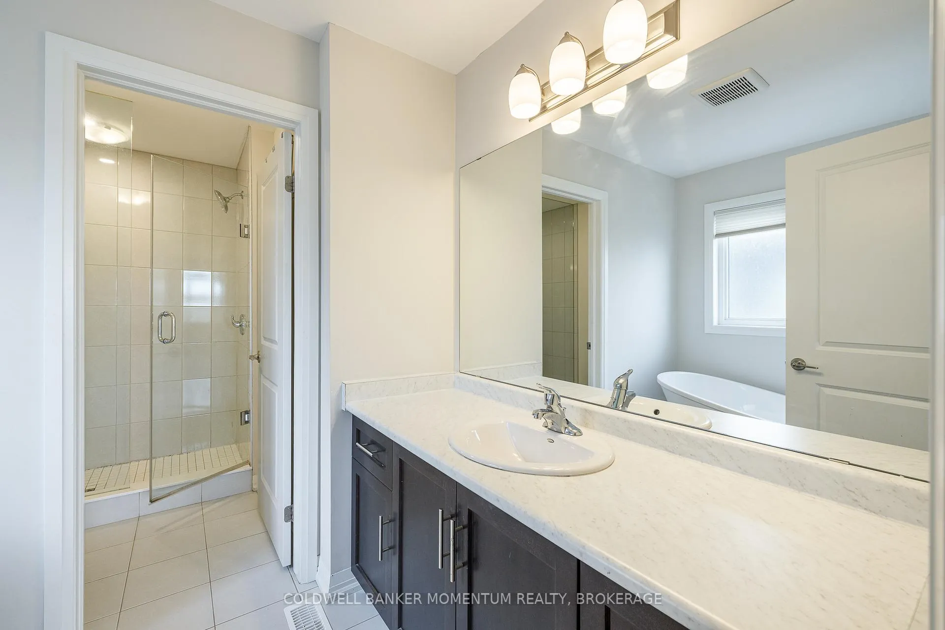 Photo 23 of 155 Bur Oak Drive, Thorold, Confederation Heights — HOMEH
