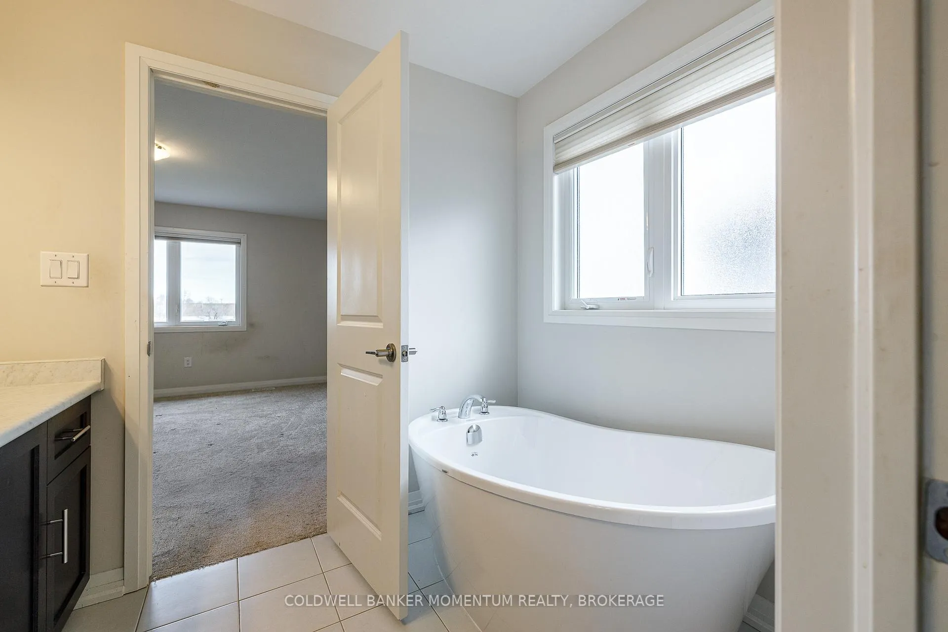 Photo 25 of 155 Bur Oak Drive, Thorold, Confederation Heights — HOMEH