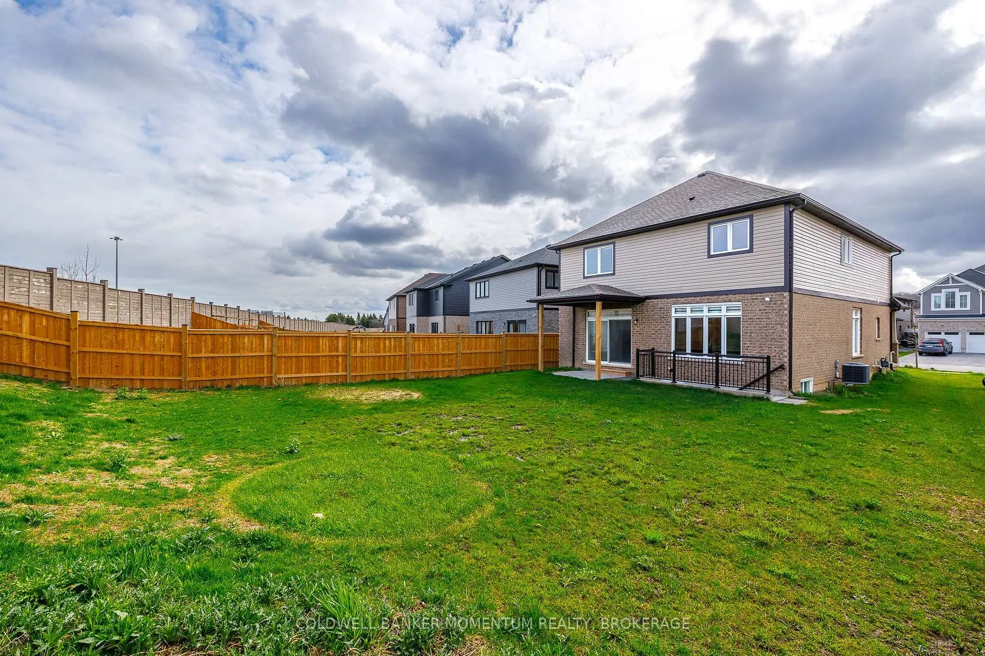 Photo 30 of 155 Bur Oak Drive, Thorold, Confederation Heights — HOMEH