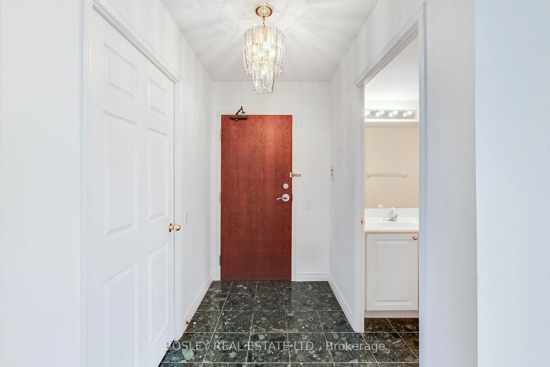 Photo 4 of Unit 403, 2 Covington Road, Toronto, Englemount-Lawrence — HOMEH