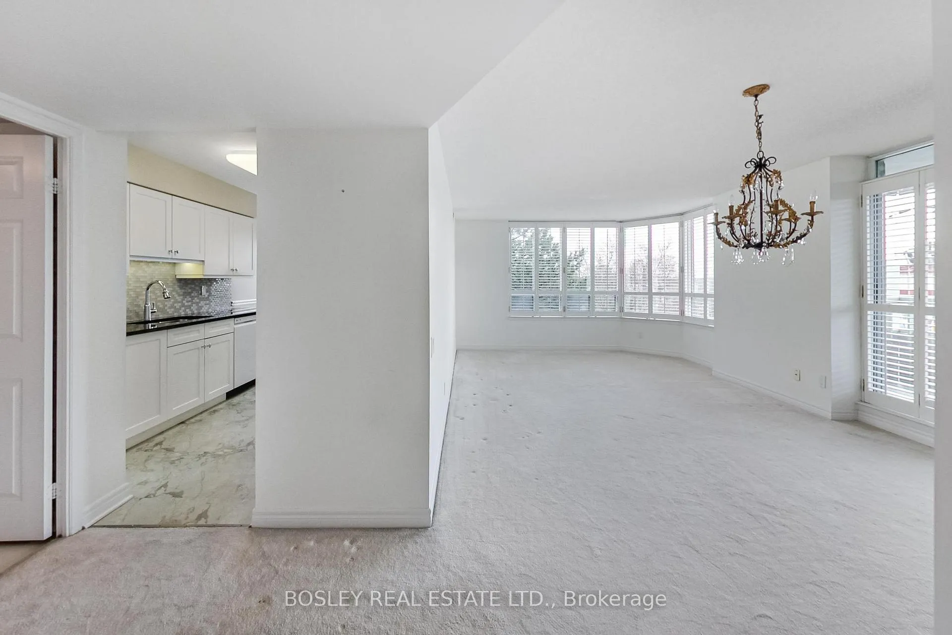 Photo 7 of Unit 403, 2 Covington Road, Toronto, Englemount-Lawrence — HOMEH