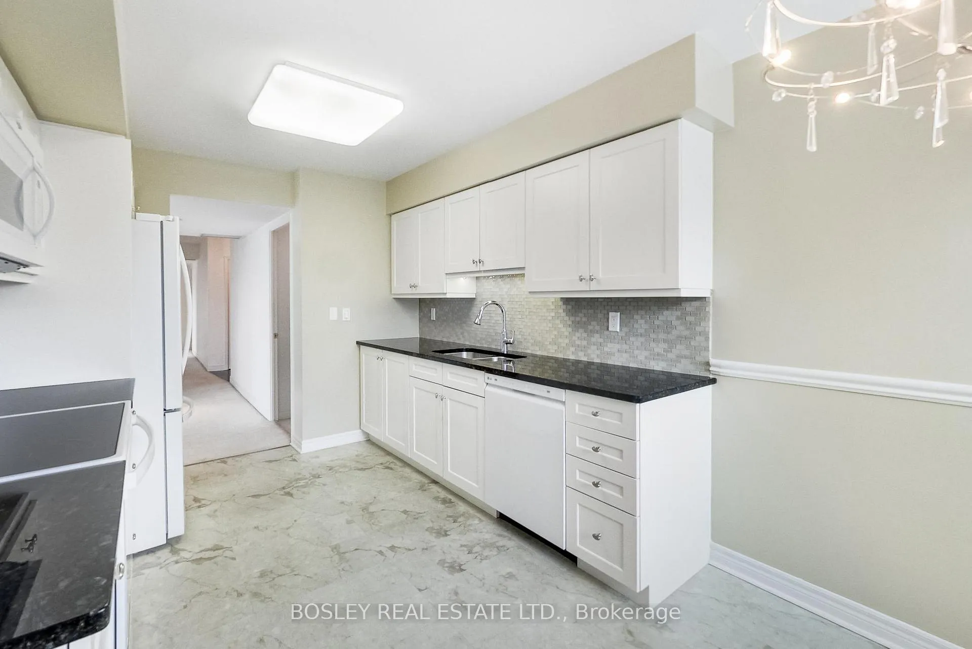Photo 11 of Unit 403, 2 Covington Road, Toronto, Englemount-Lawrence — HOMEH