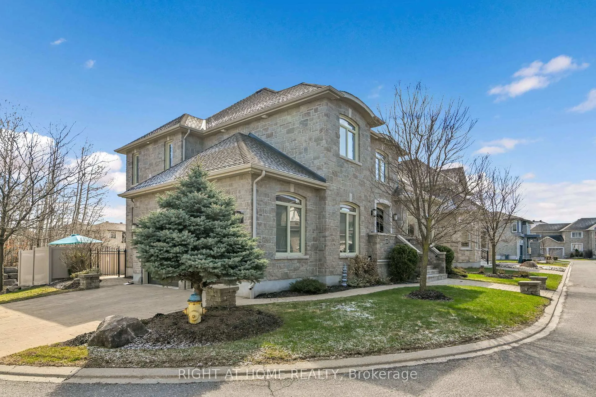 Photo 3 of 131 Issam Private, Ottawa, Ellwood — HOMEH