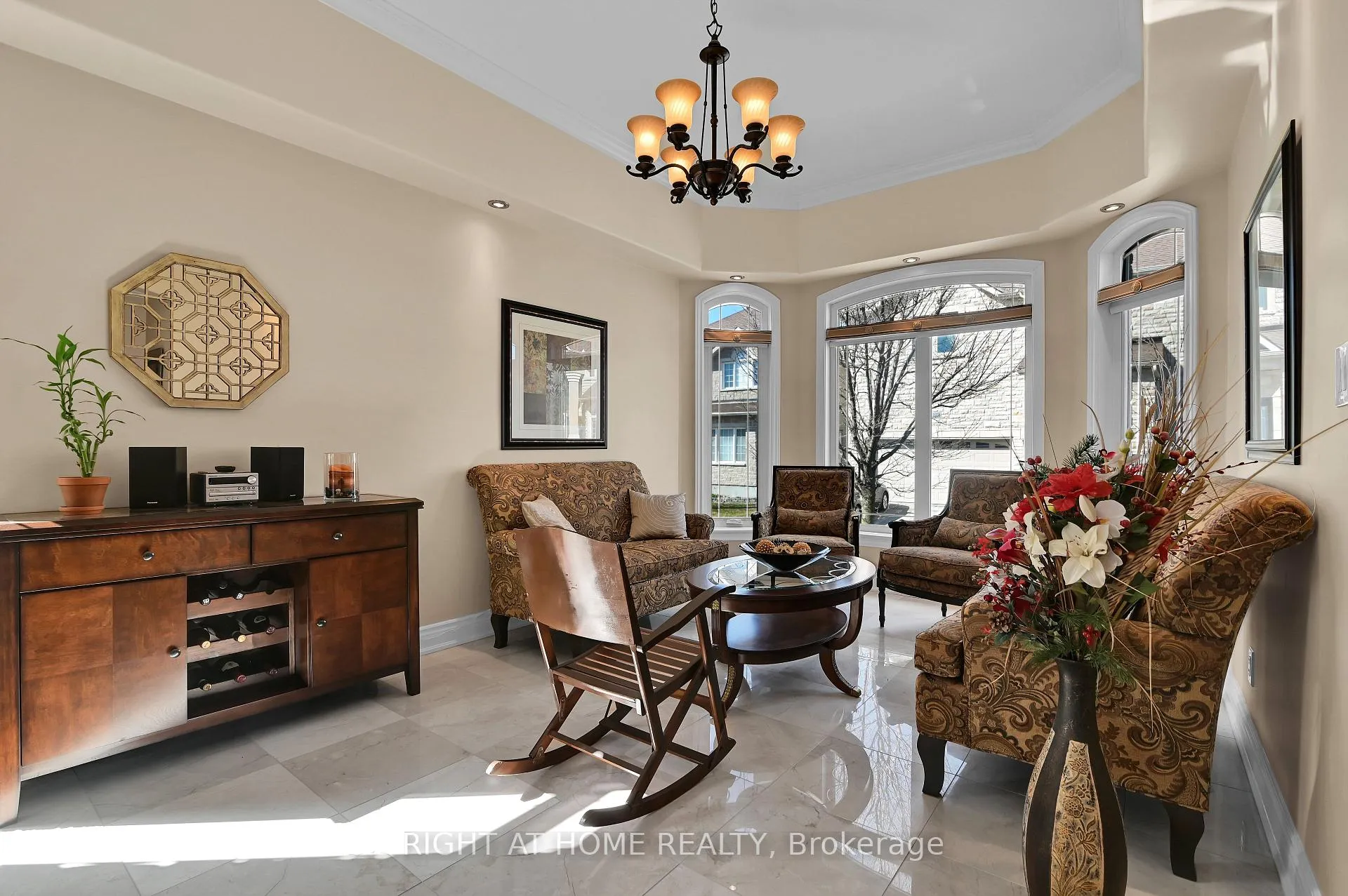 Photo 9 of 131 Issam Private, Ottawa, Ellwood — HOMEH