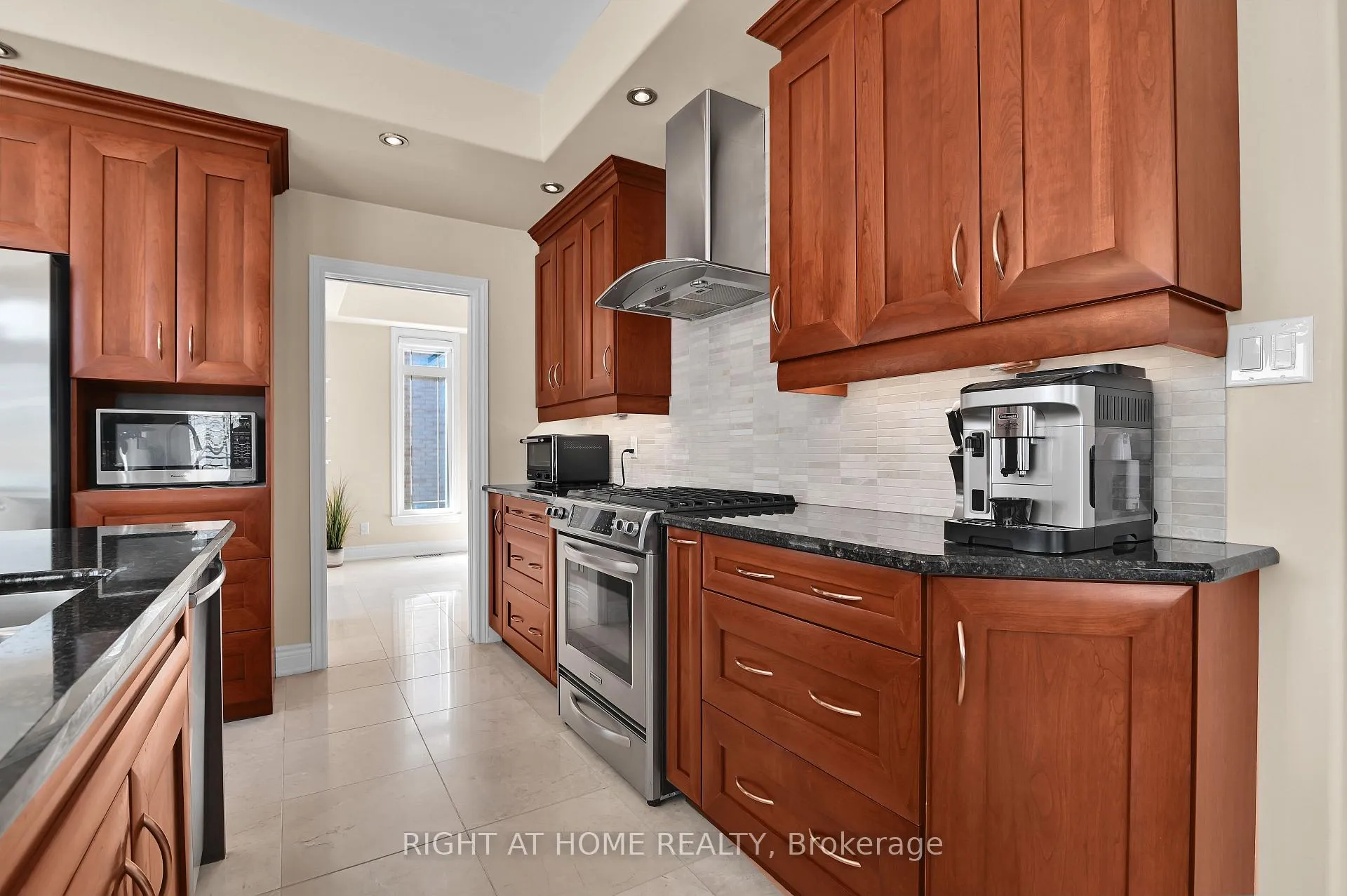 Photo 14 of 131 Issam Private, Ottawa, Ellwood — HOMEH