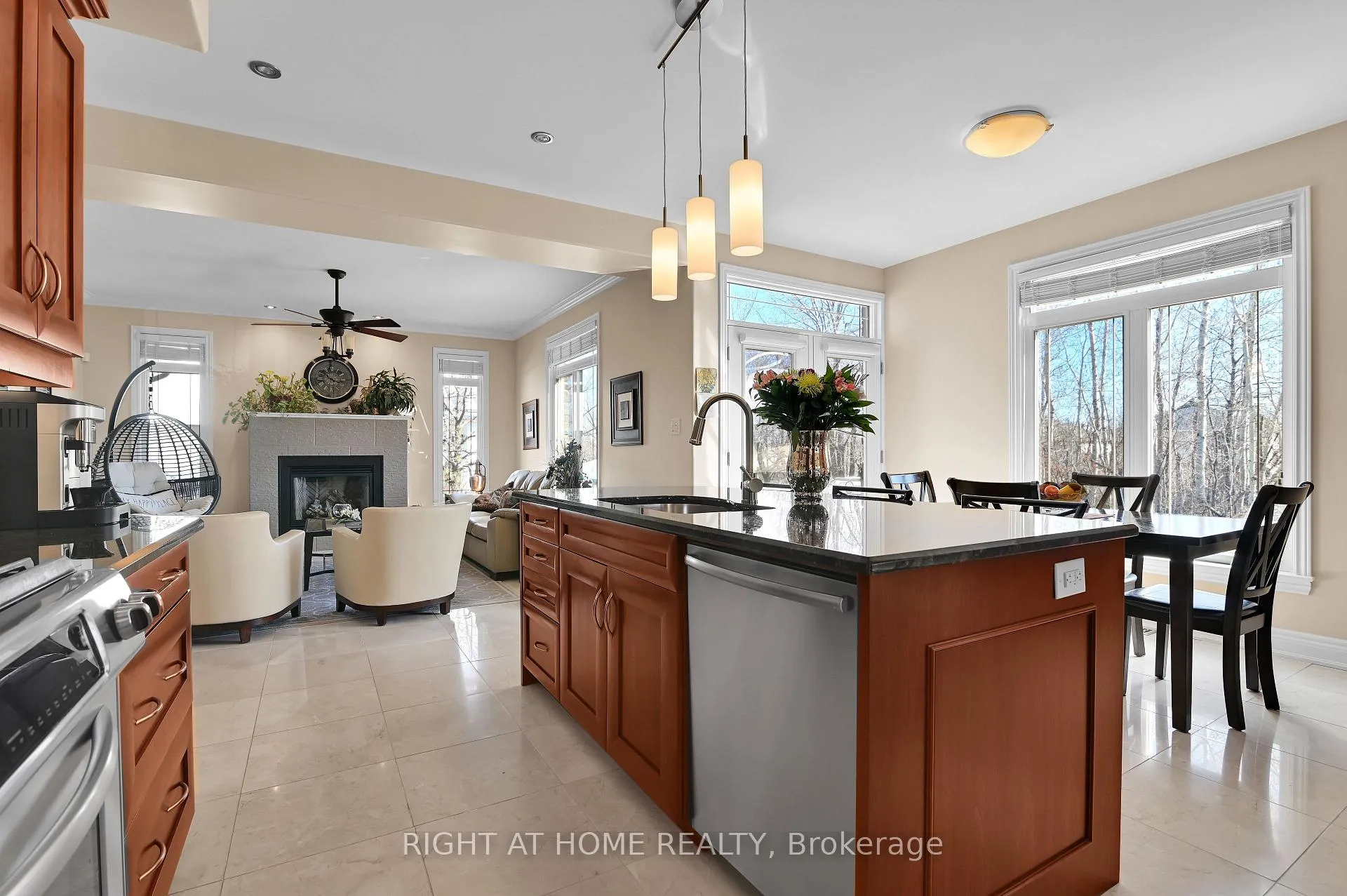 Photo 15 of 131 Issam Private, Ottawa, Ellwood — HOMEH