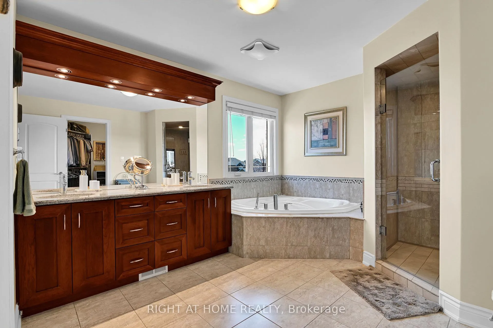 Photo 23 of 131 Issam Private, Ottawa, Ellwood — HOMEH