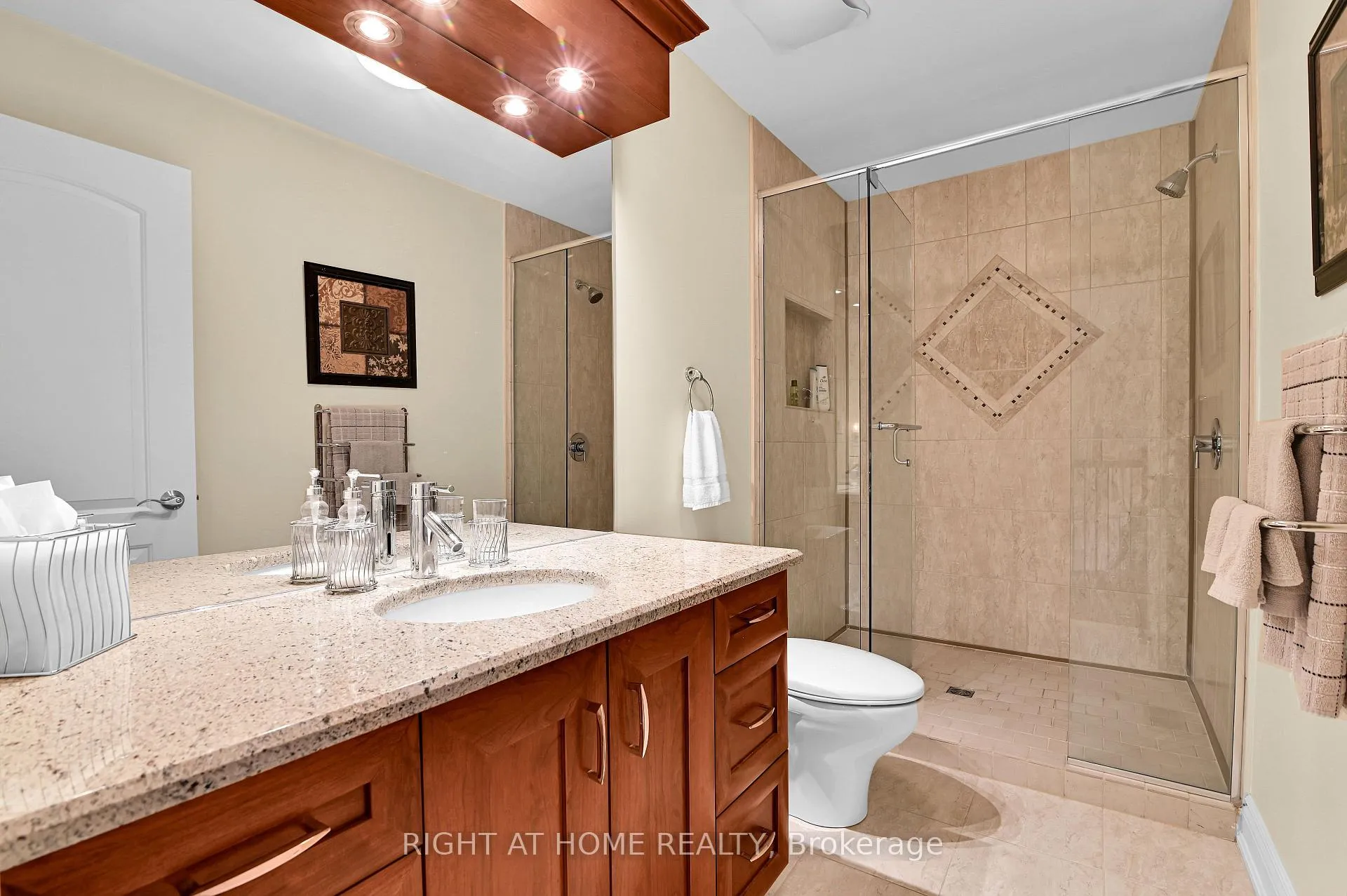 Photo 25 of 131 Issam Private, Ottawa, Ellwood — HOMEH