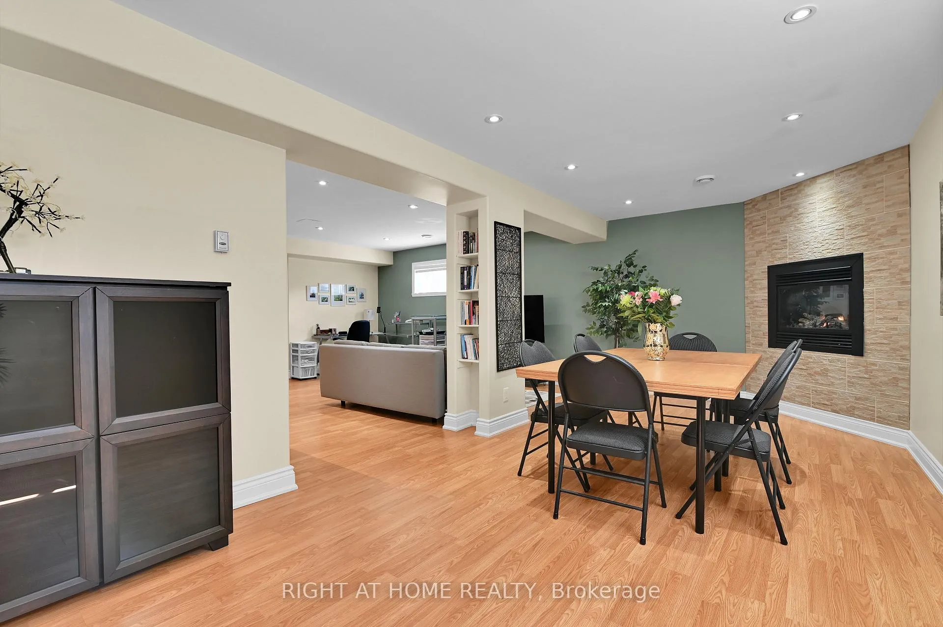 Photo 30 of 131 Issam Private, Ottawa, Ellwood — HOMEH