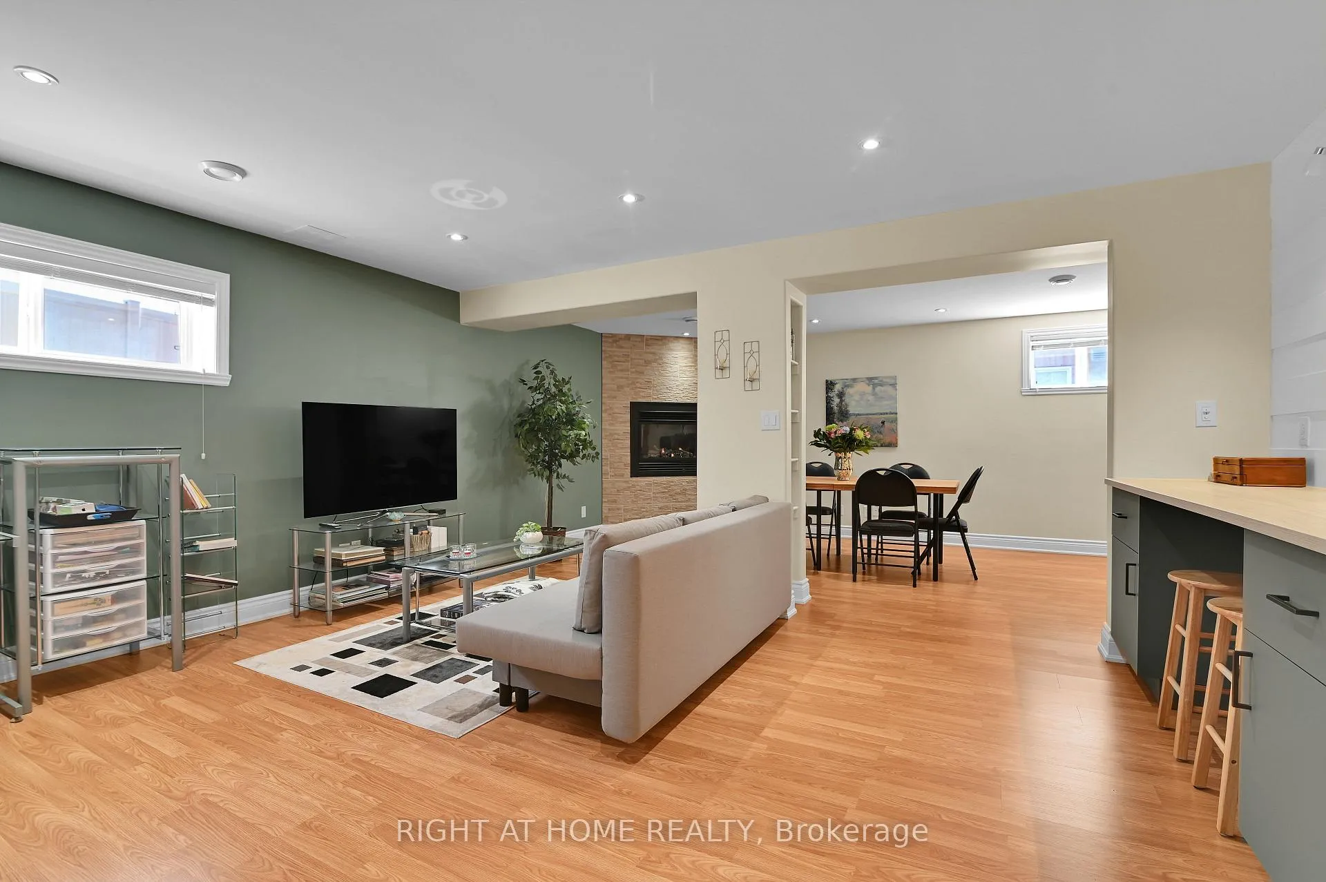 Photo 32 of 131 Issam Private, Ottawa, Ellwood — HOMEH