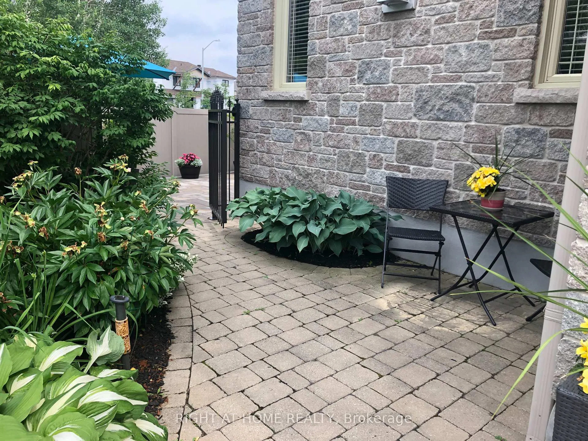 Photo 38 of 131 Issam Private, Ottawa, Ellwood — HOMEH