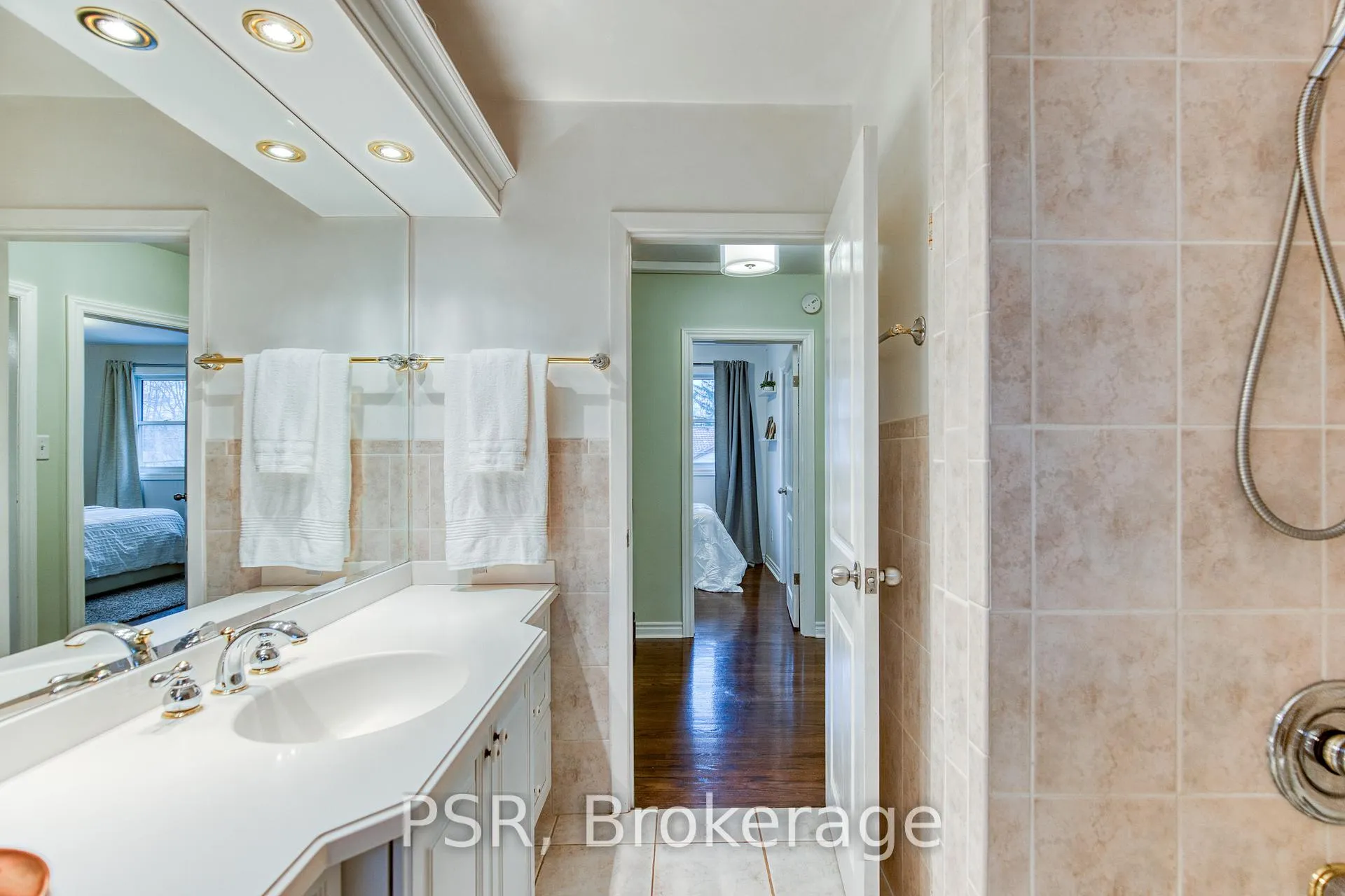 Photo 23 of 36 Randerson Avenue, Kitchener — HOMEH