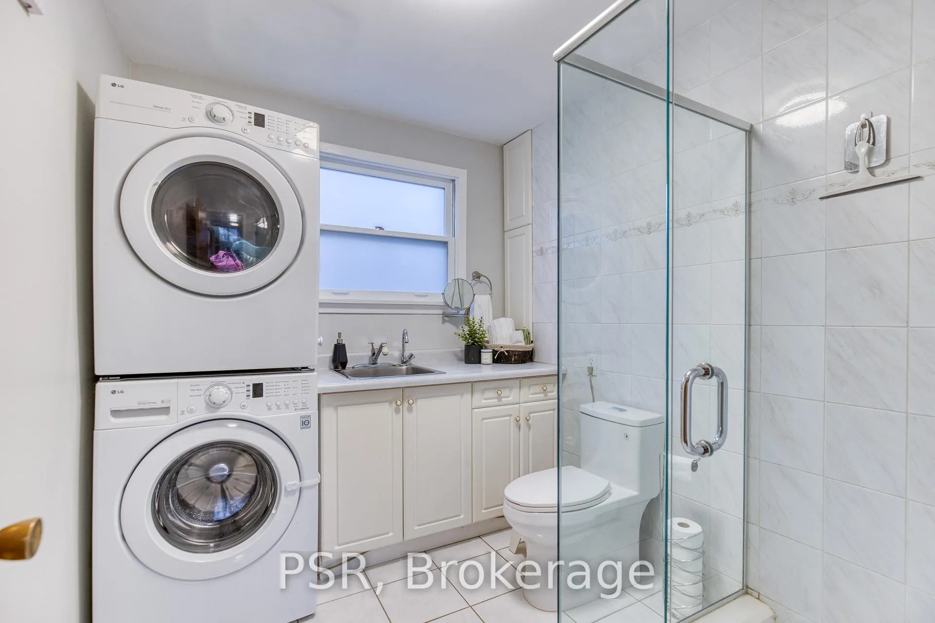 Photo 30 of 36 Randerson Avenue, Kitchener — HOMEH