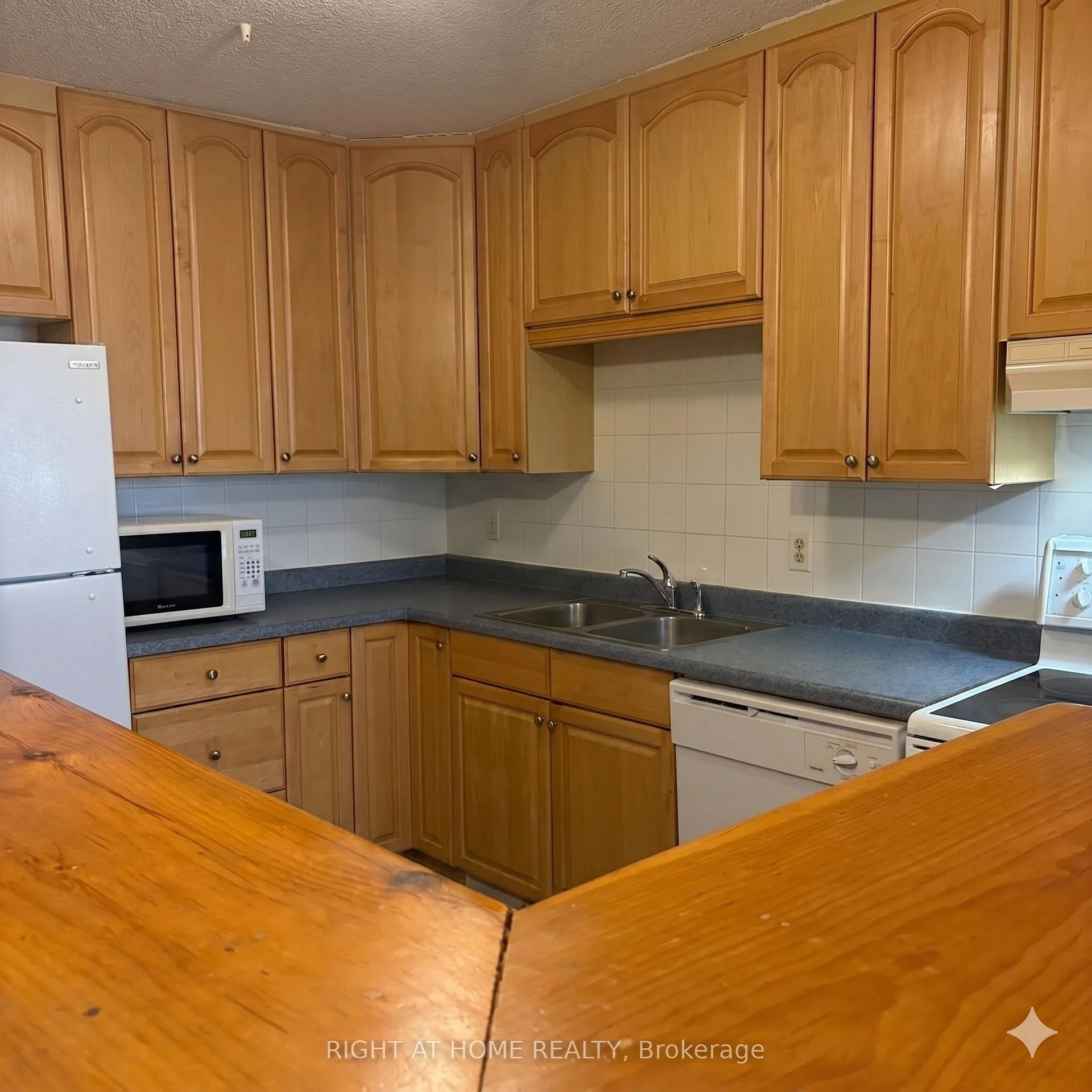 Photo 4 of Unit 1708, 900 Dynes Road, Ottawa, Carleton Square — HOMEH