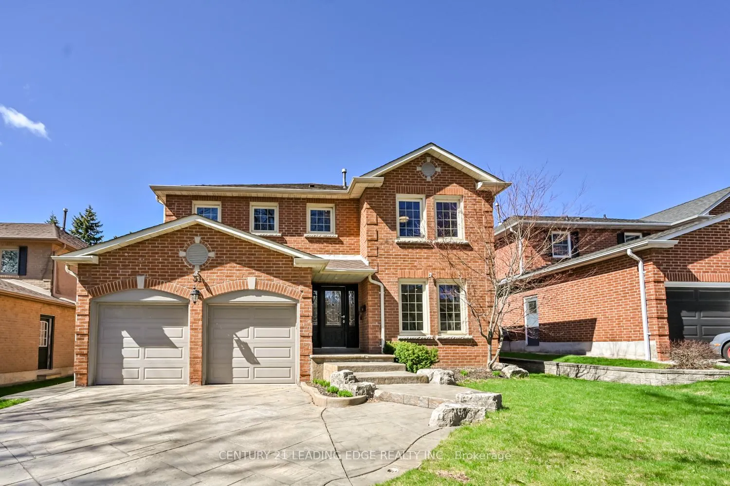 Photo 3 of 31 Heisey Drive, Markham, Markham Village — HOMEH