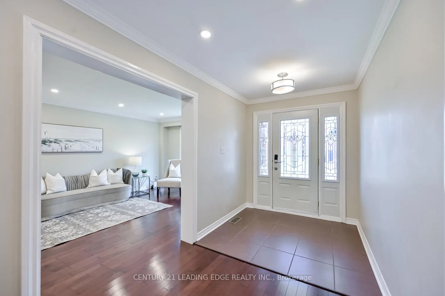 Photo 4 of 31 Heisey Drive, Markham, Markham Village — HOMEH