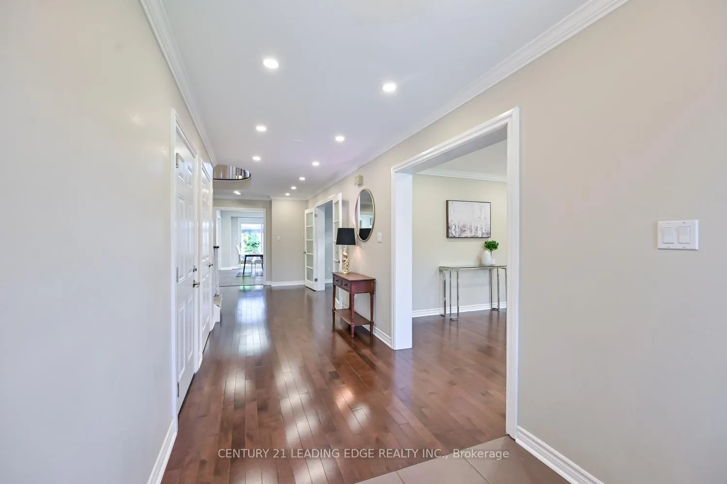 Photo 5 of 31 Heisey Drive, Markham, Markham Village — HOMEH