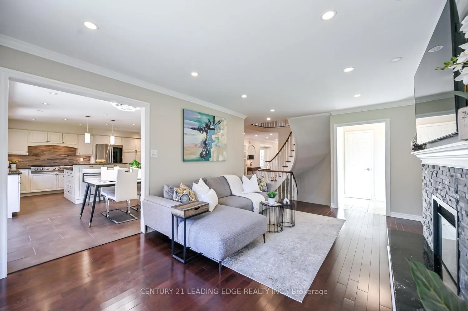 Photo 15 of 31 Heisey Drive, Markham, Markham Village — HOMEH