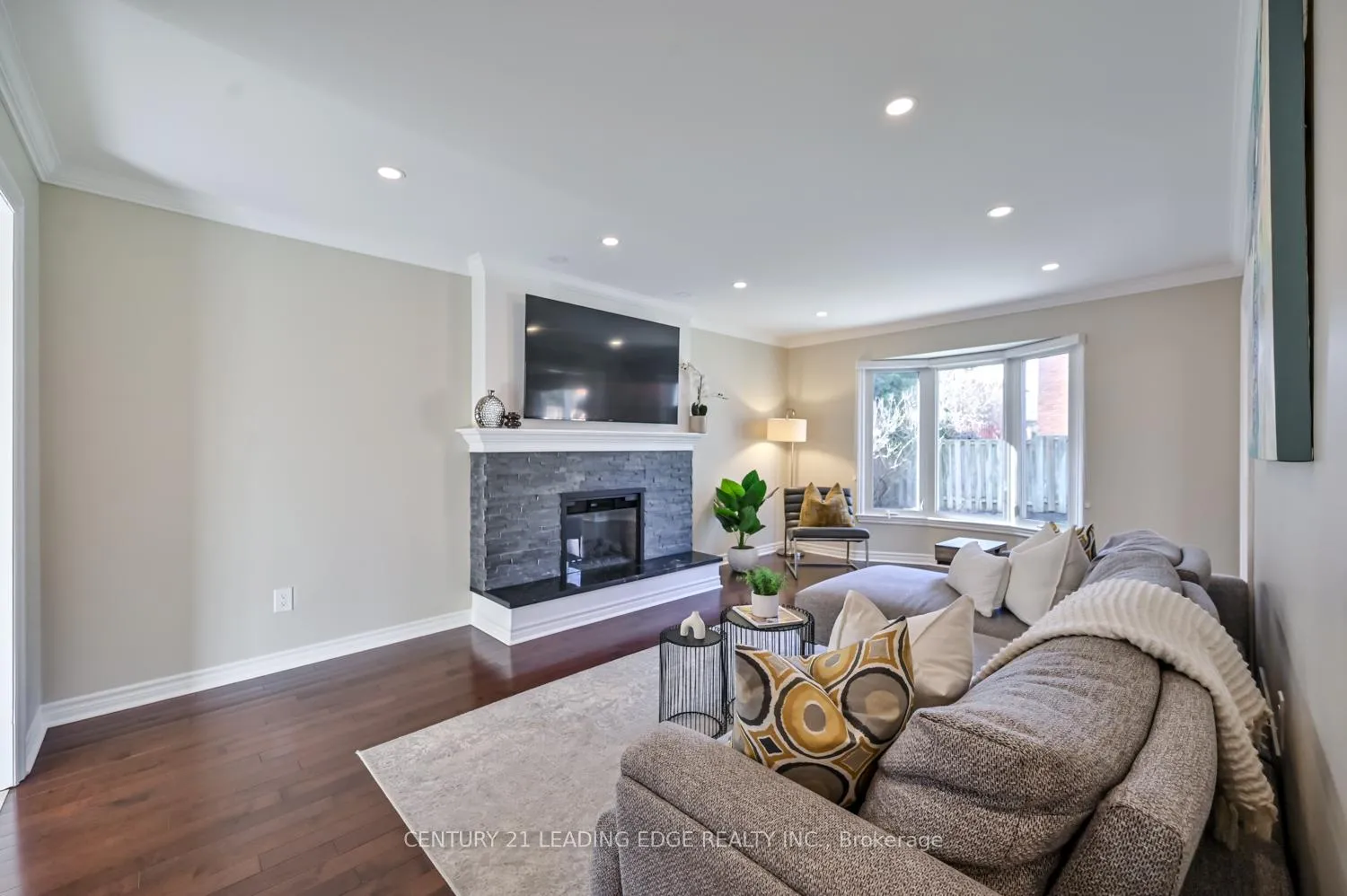 Photo 16 of 31 Heisey Drive, Markham, Markham Village — HOMEH