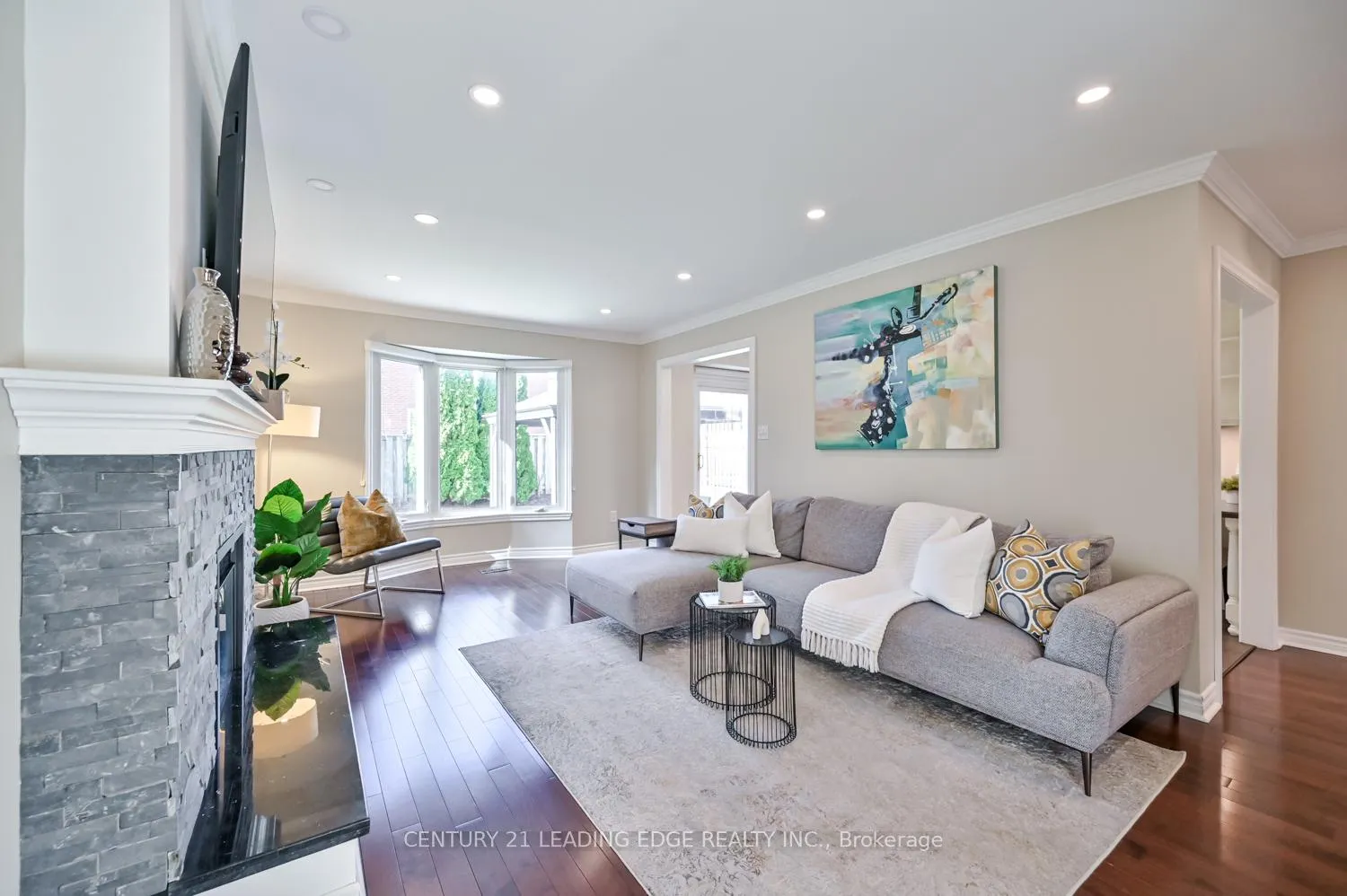 Photo 17 of 31 Heisey Drive, Markham, Markham Village — HOMEH