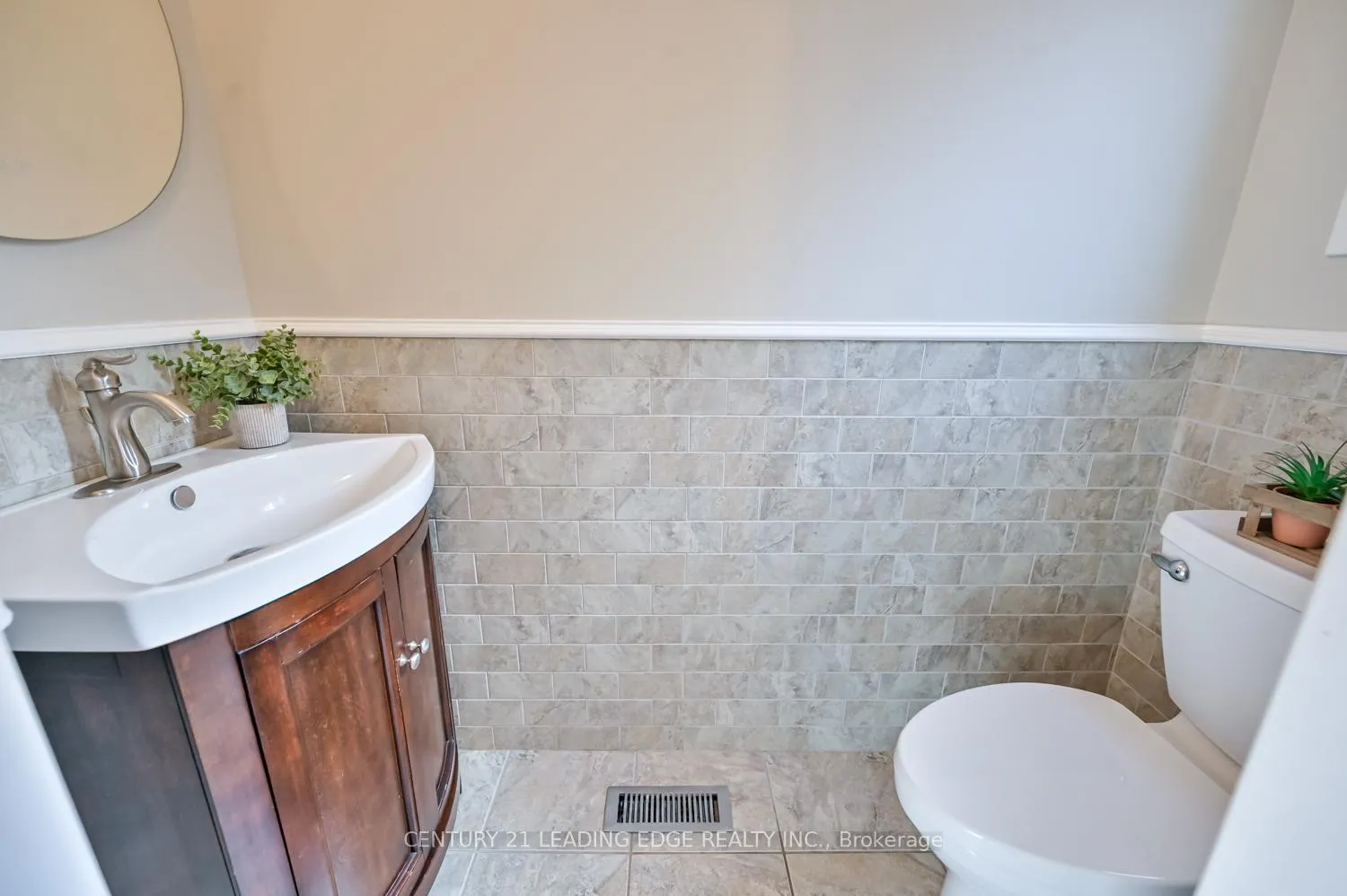 Photo 23 of 31 Heisey Drive, Markham, Markham Village — HOMEH
