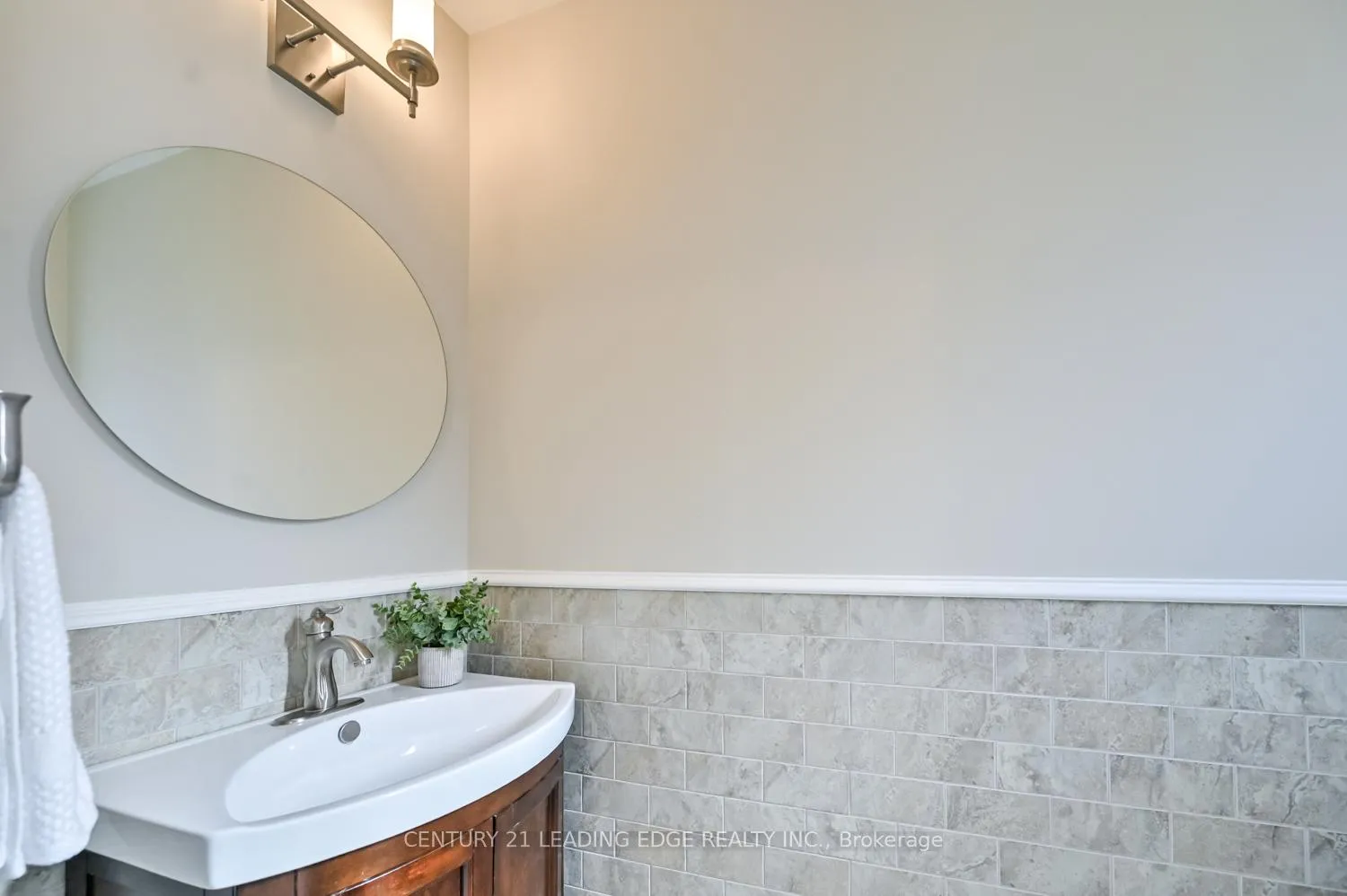 Photo 24 of 31 Heisey Drive, Markham, Markham Village — HOMEH