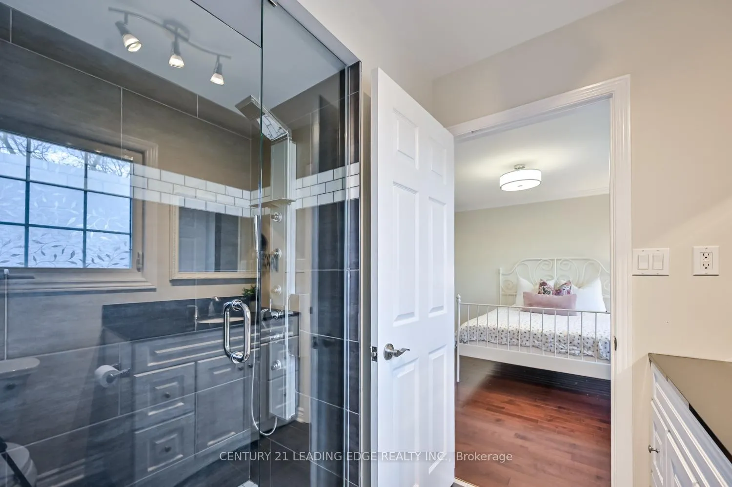 Photo 36 of 31 Heisey Drive, Markham, Markham Village — HOMEH