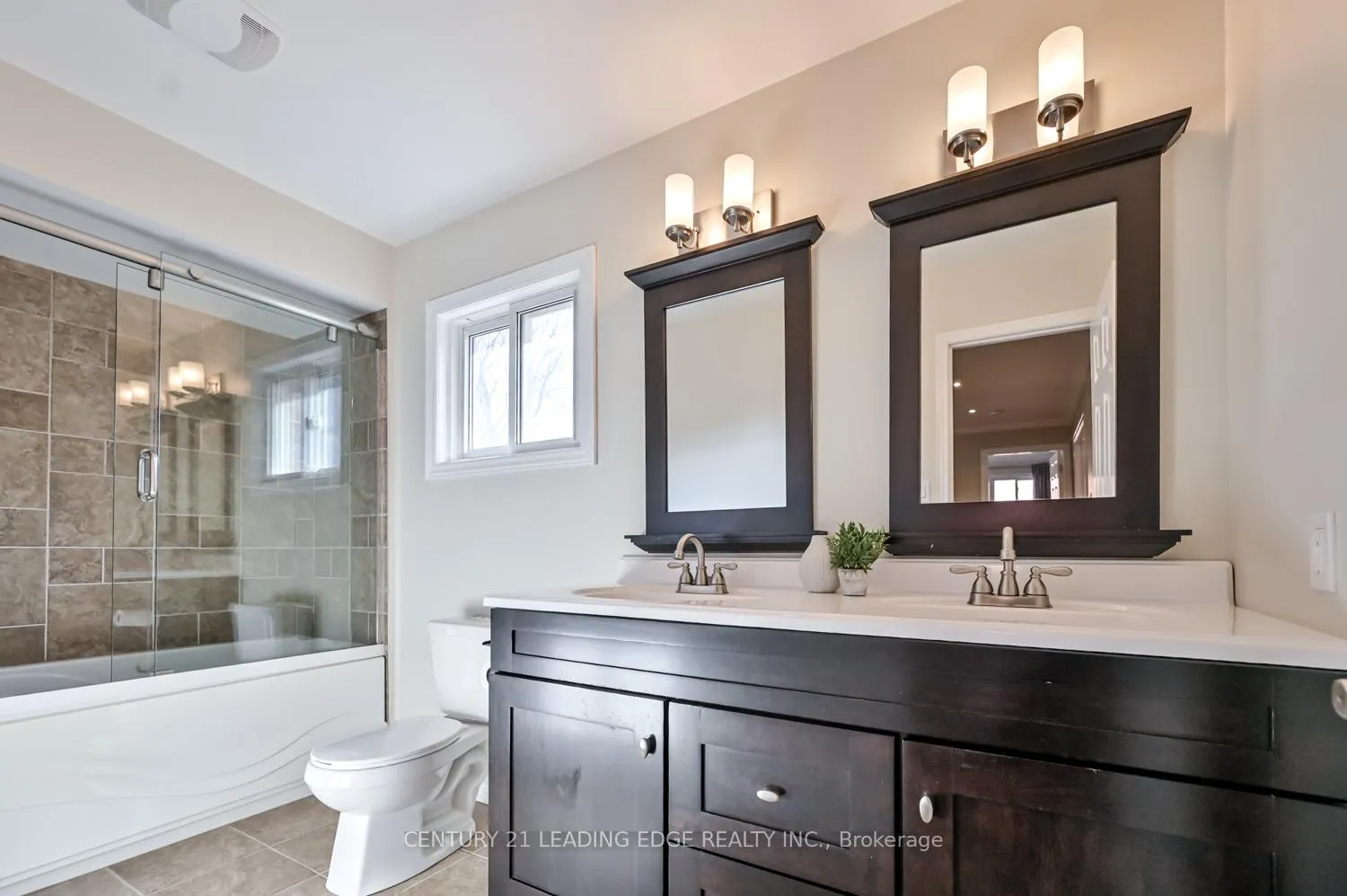 Photo 38 of 31 Heisey Drive, Markham, Markham Village — HOMEH