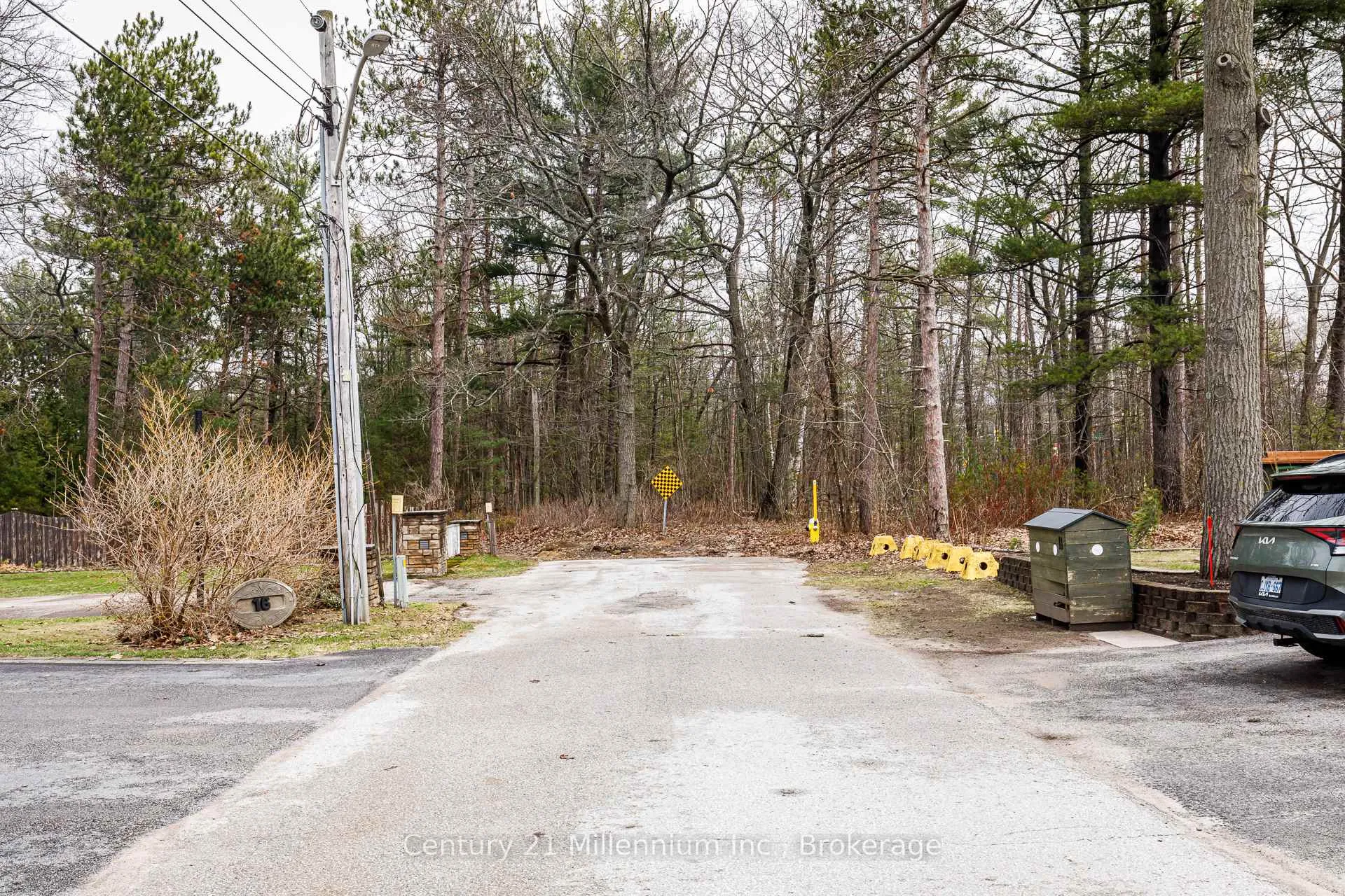 Photo 7 of 8 Poplar Street, Wasaga Beach — HOMEH