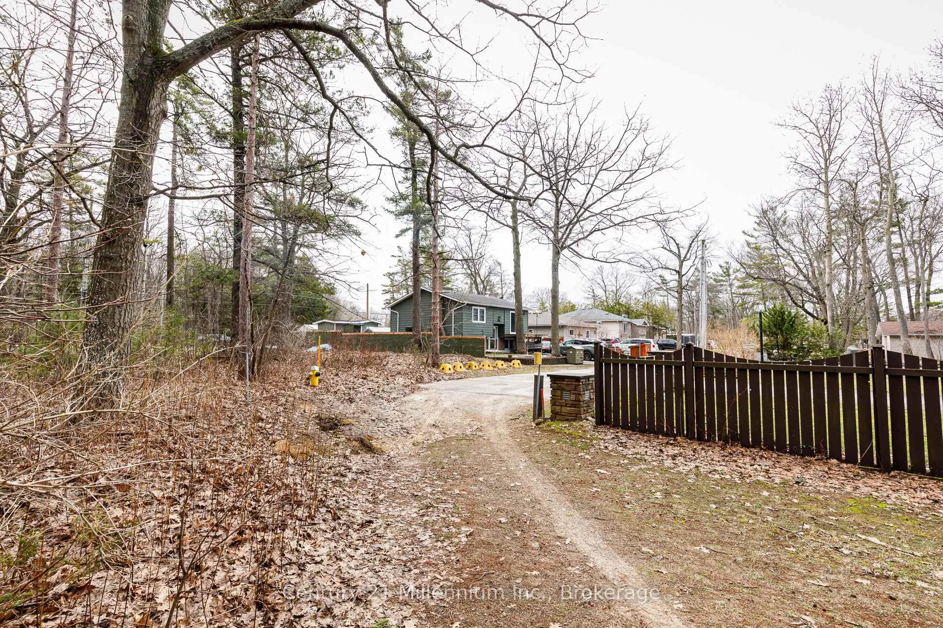 Photo 11 of 8 Poplar Street, Wasaga Beach — HOMEH