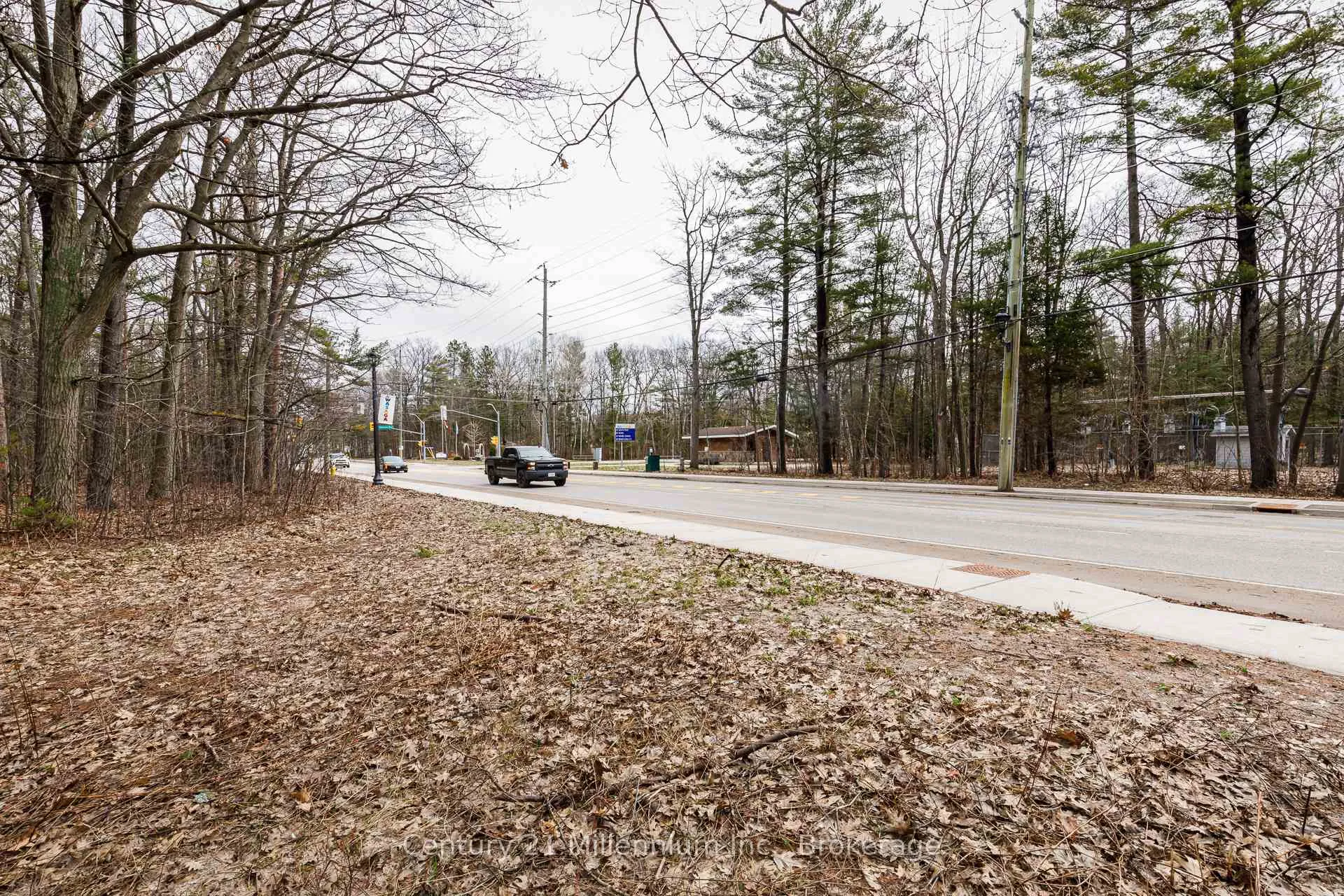 Photo 24 of 8 Poplar Street, Wasaga Beach — HOMEH