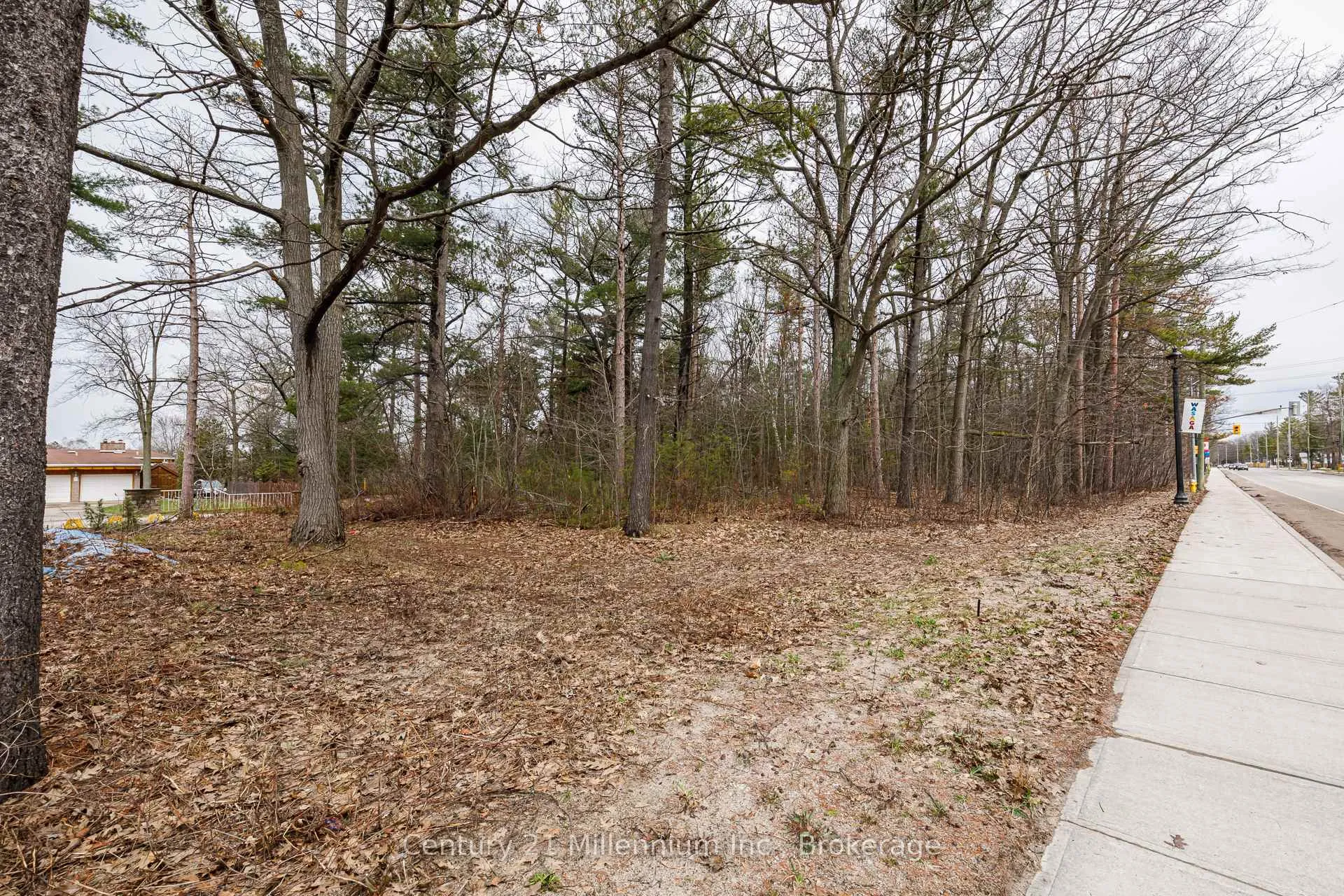 Photo 25 of 8 Poplar Street, Wasaga Beach — HOMEH