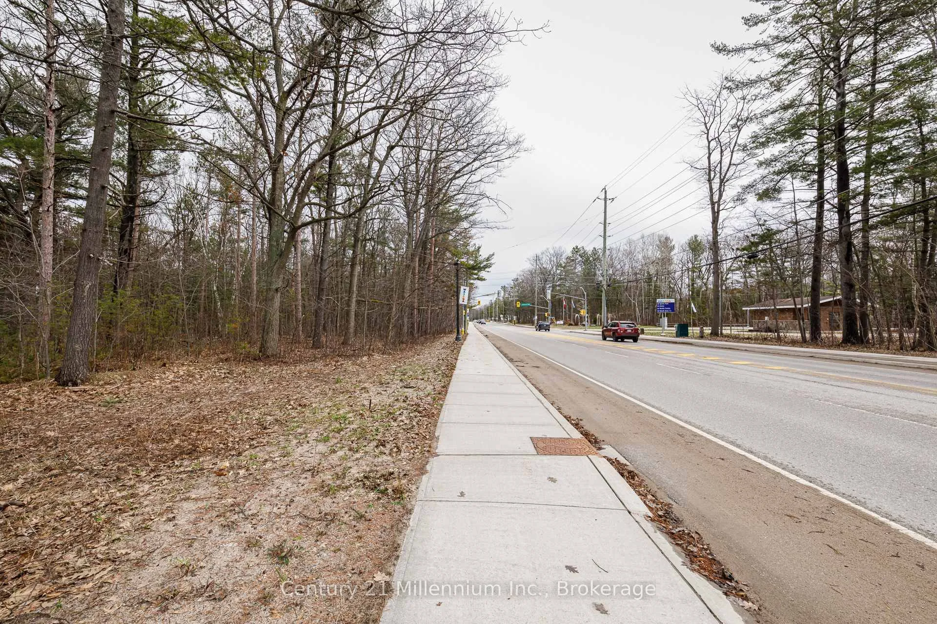 Photo 26 of 8 Poplar Street, Wasaga Beach — HOMEH