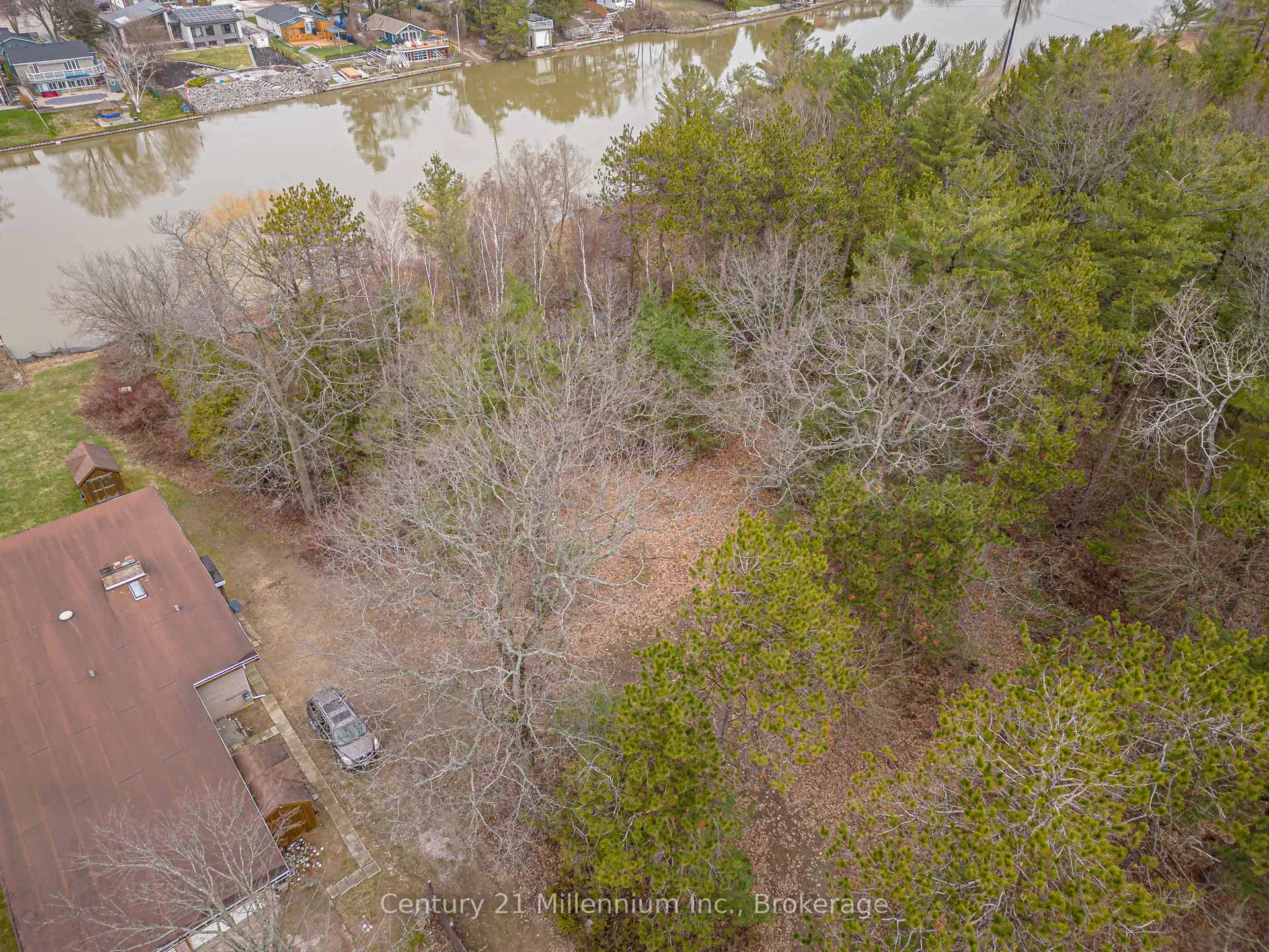 Photo 33 of 8 Poplar Street, Wasaga Beach — HOMEH