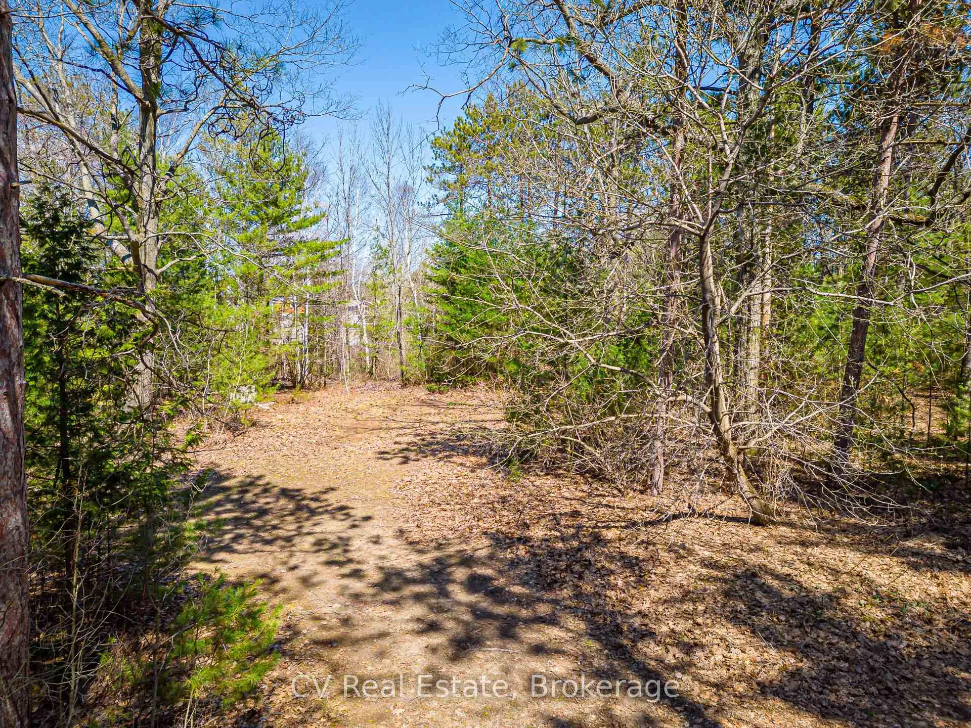 Photo 34 of 8 Poplar Street, Wasaga Beach — HOMEH
