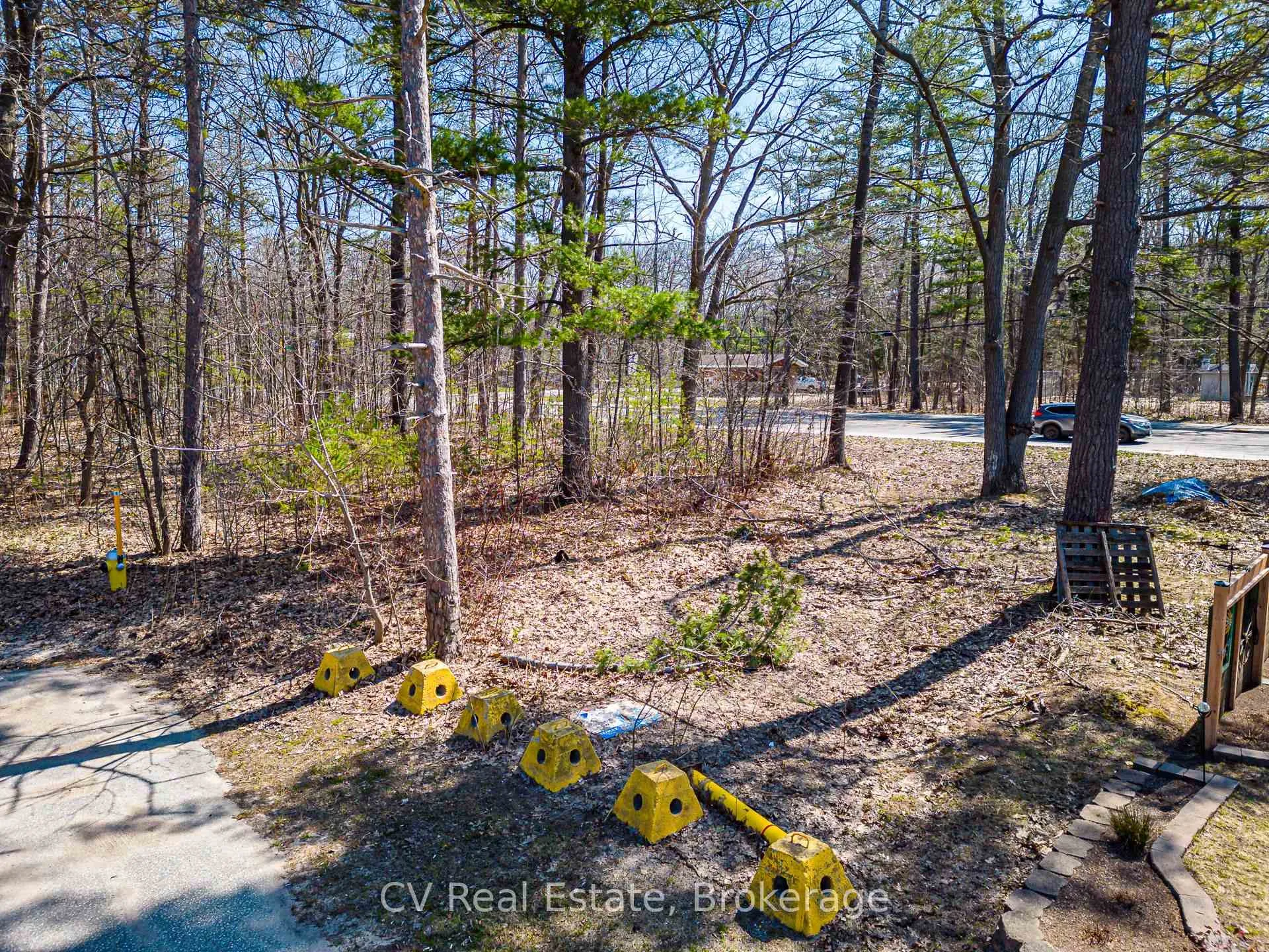 Photo 35 of 8 Poplar Street, Wasaga Beach — HOMEH