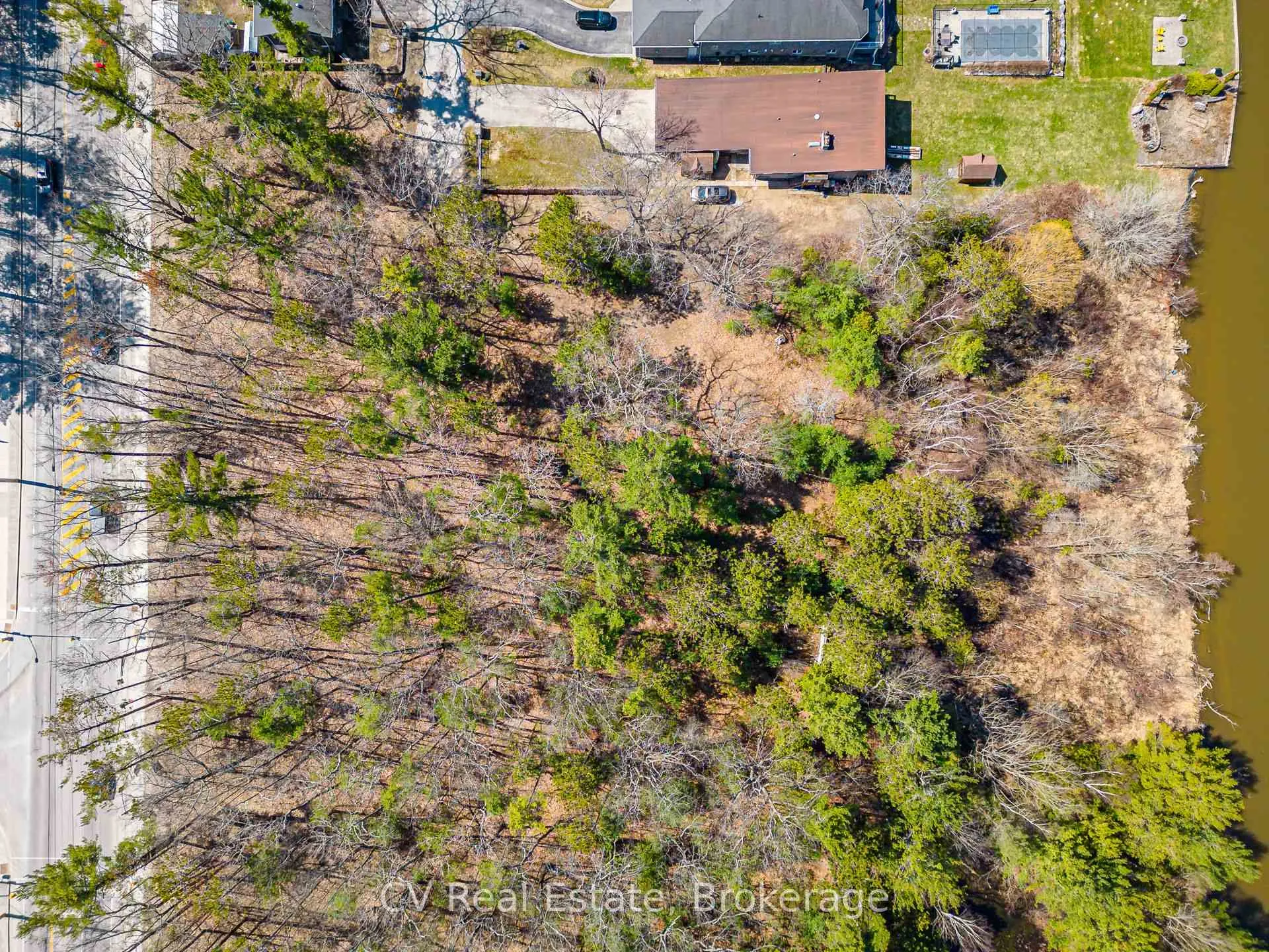 Photo 40 of 8 Poplar Street, Wasaga Beach — HOMEH
