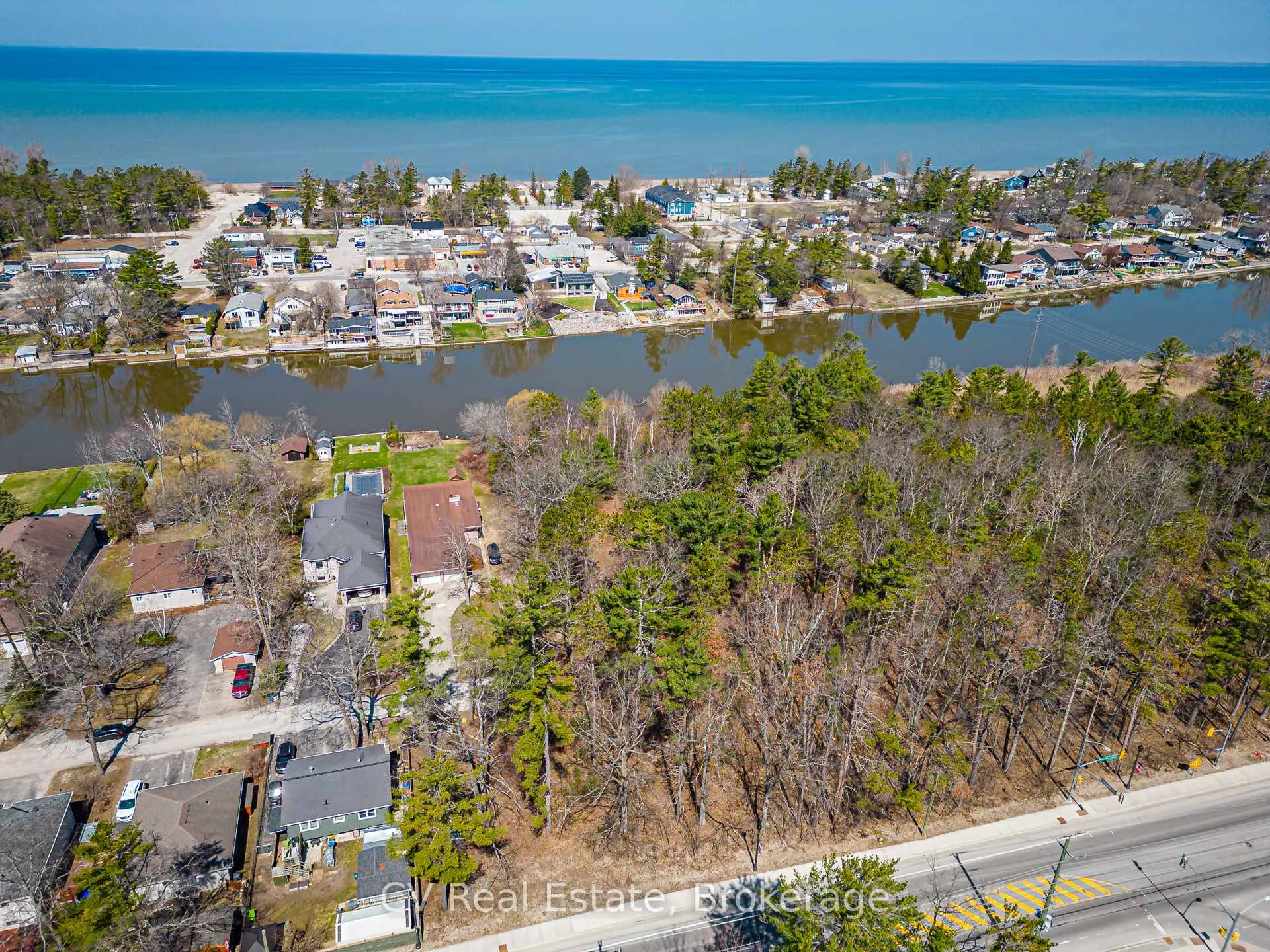 Photo 48 of 8 Poplar Street, Wasaga Beach — HOMEH