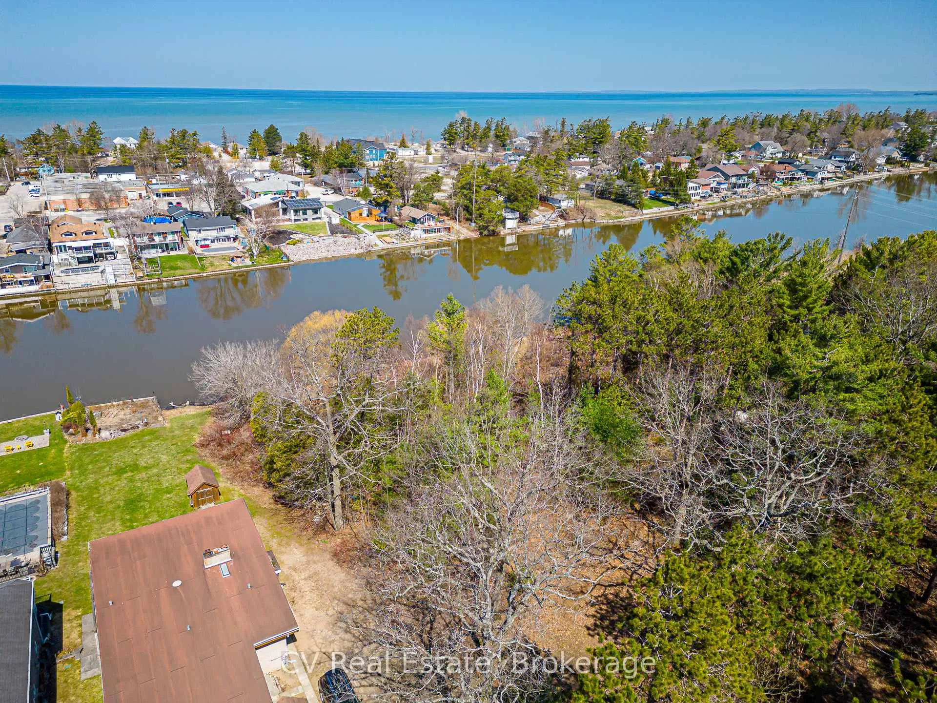 Photo 49 of 8 Poplar Street, Wasaga Beach — HOMEH