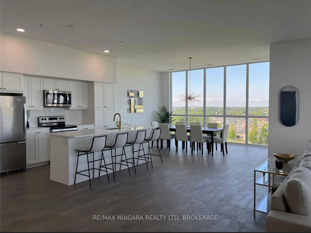Front of Unit PENTHOUSE #1001, 7711 Green Vista Gate