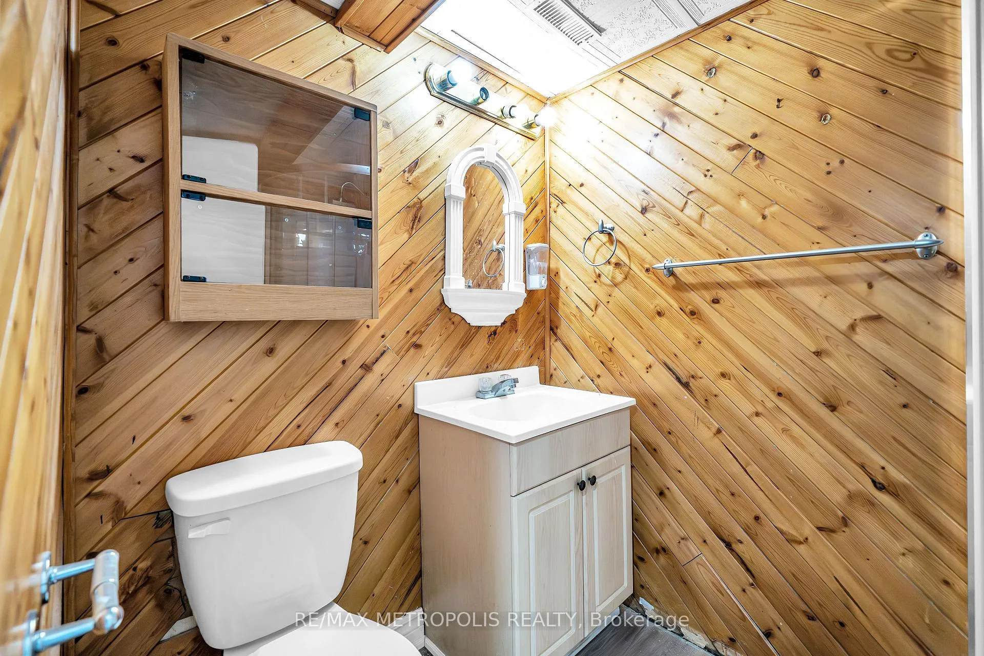 Photo 5 of Unit Bsmt, 48 Billingsgate Crescent, Ajax, South East — HOMEH