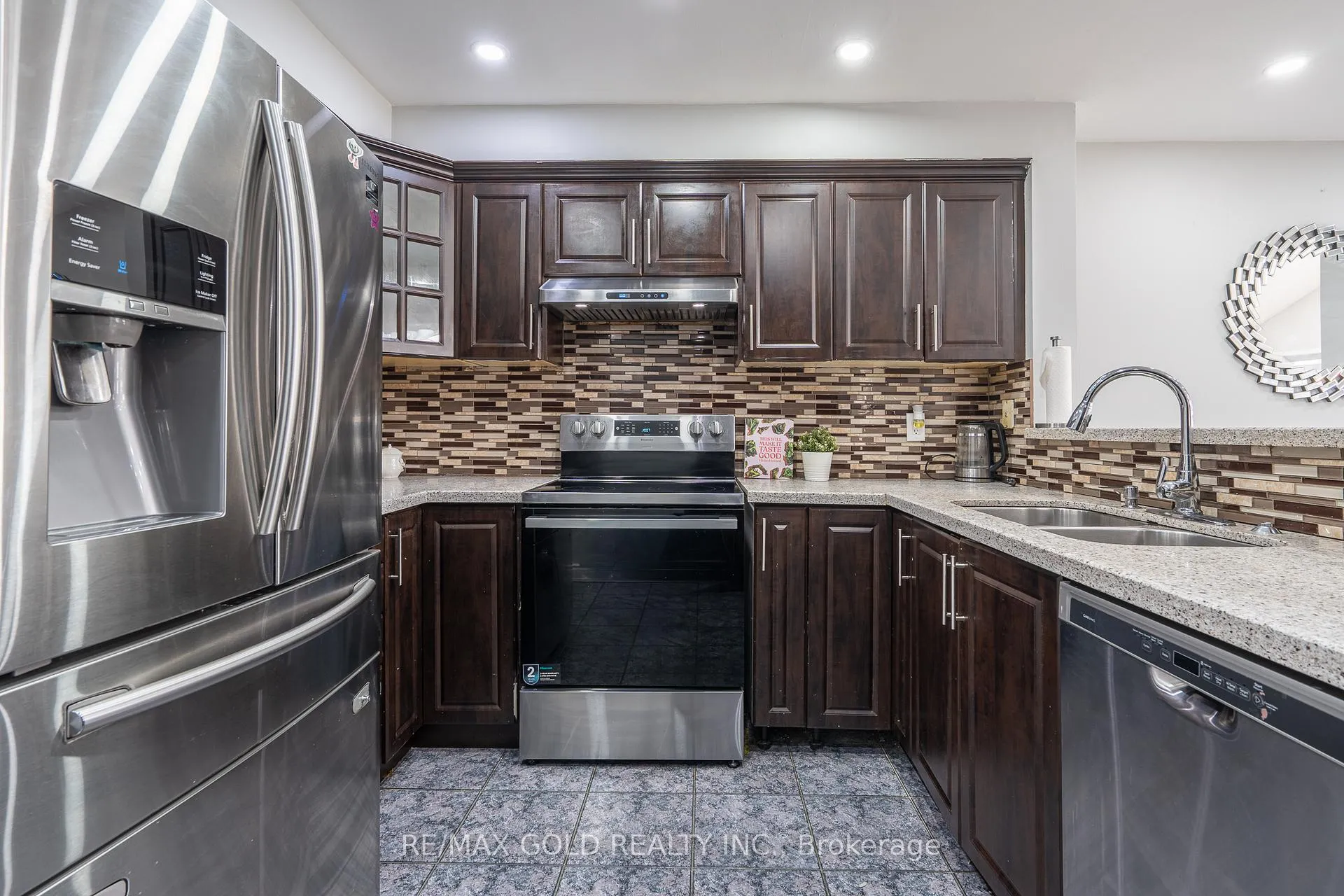 Photo 10 of 135 Cordgrass Crescent, Brampton, Sandringham-Wellington — HOMEH