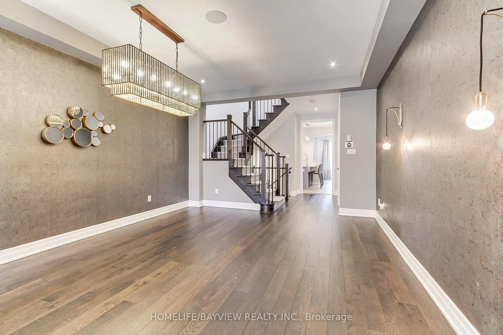 Photo 2 of 23 Claudview Street, King, King City — HOMEH