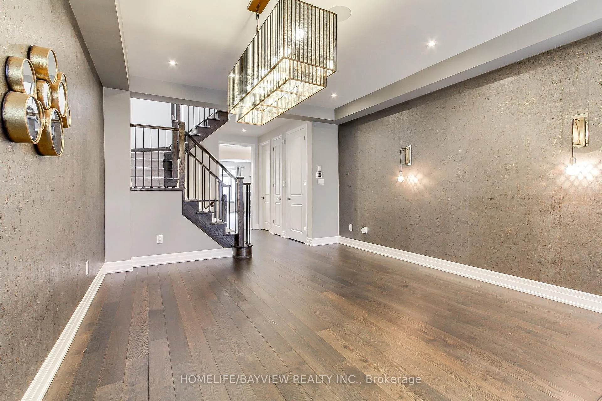 Photo 3 of 23 Claudview Street, King, King City — HOMEH